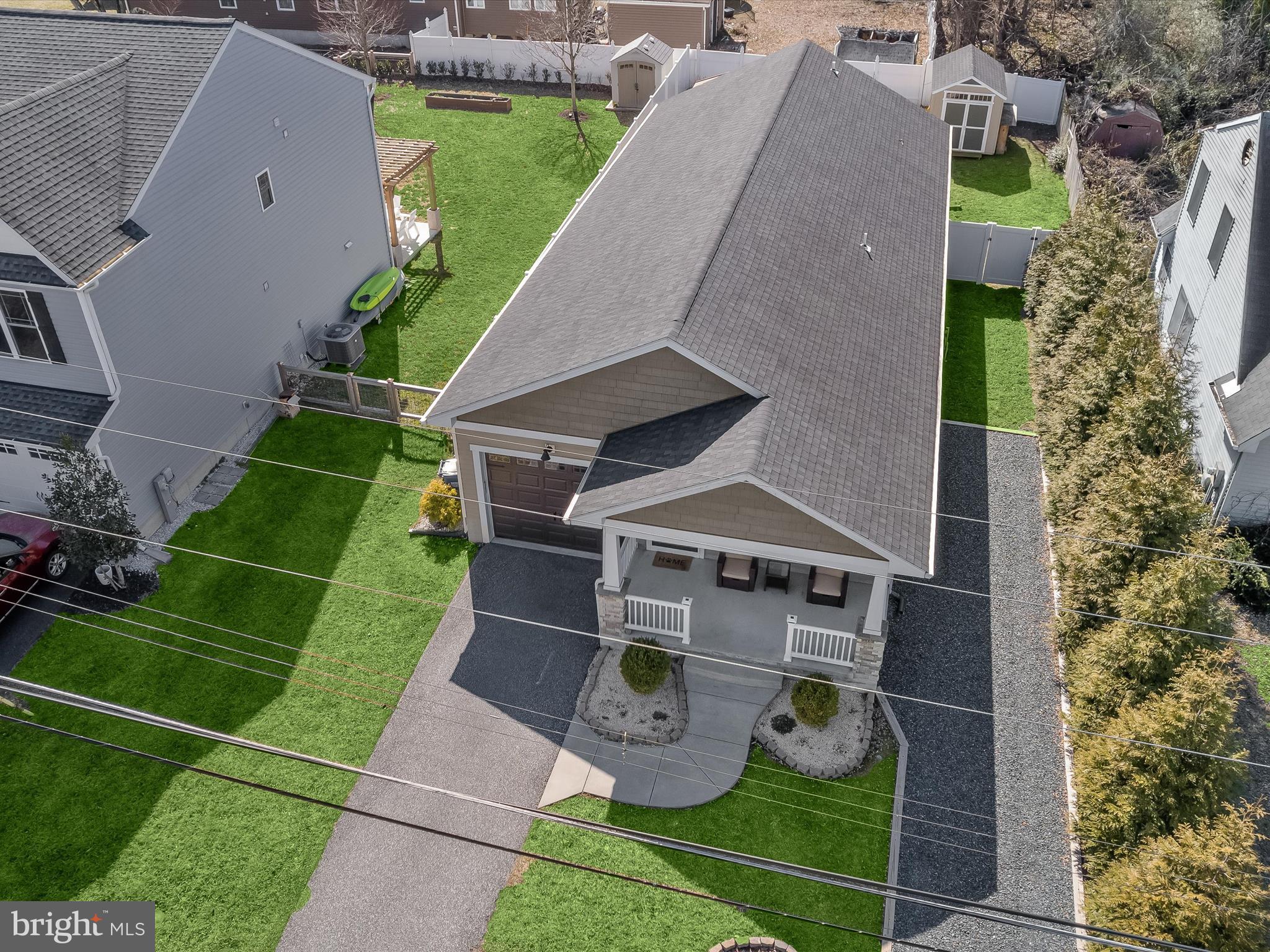 WILLOUGHBY BEACH - Residential