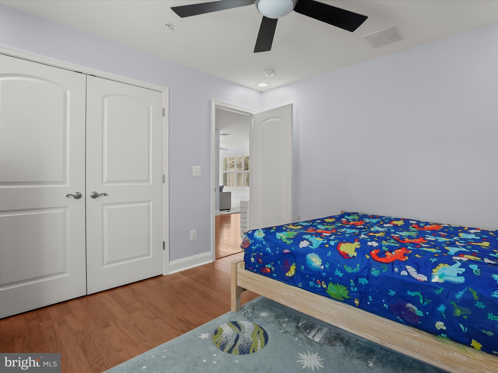 WILLOUGHBY BEACH - Residential