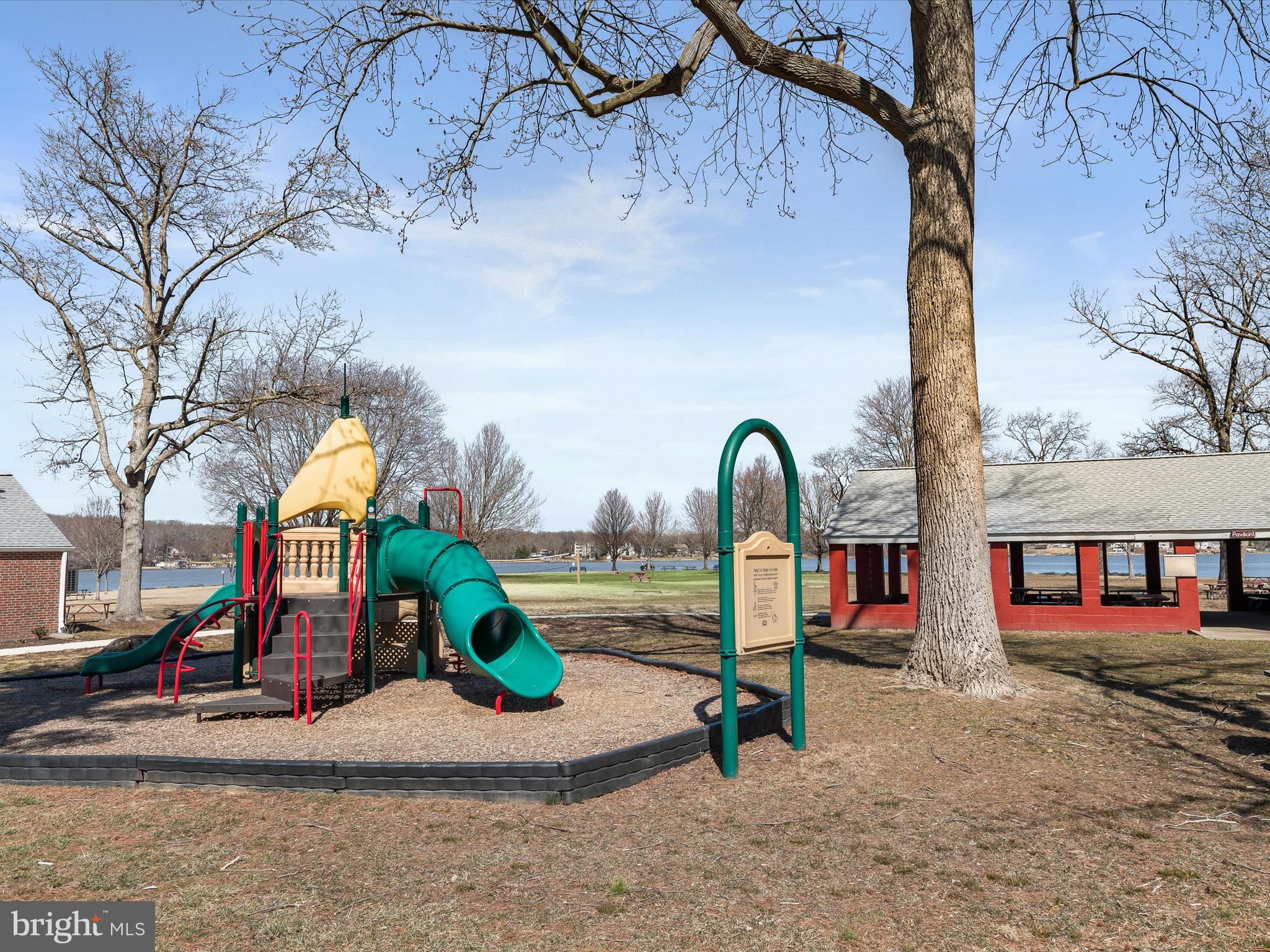 WILLOUGHBY BEACH - Residential