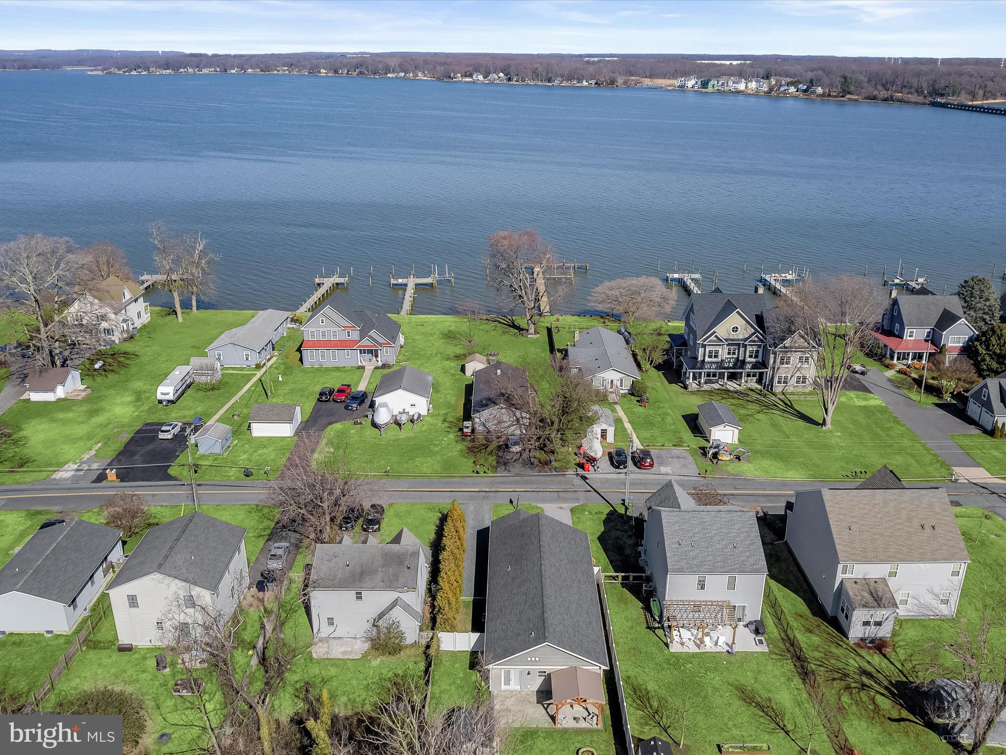 WILLOUGHBY BEACH - Residential