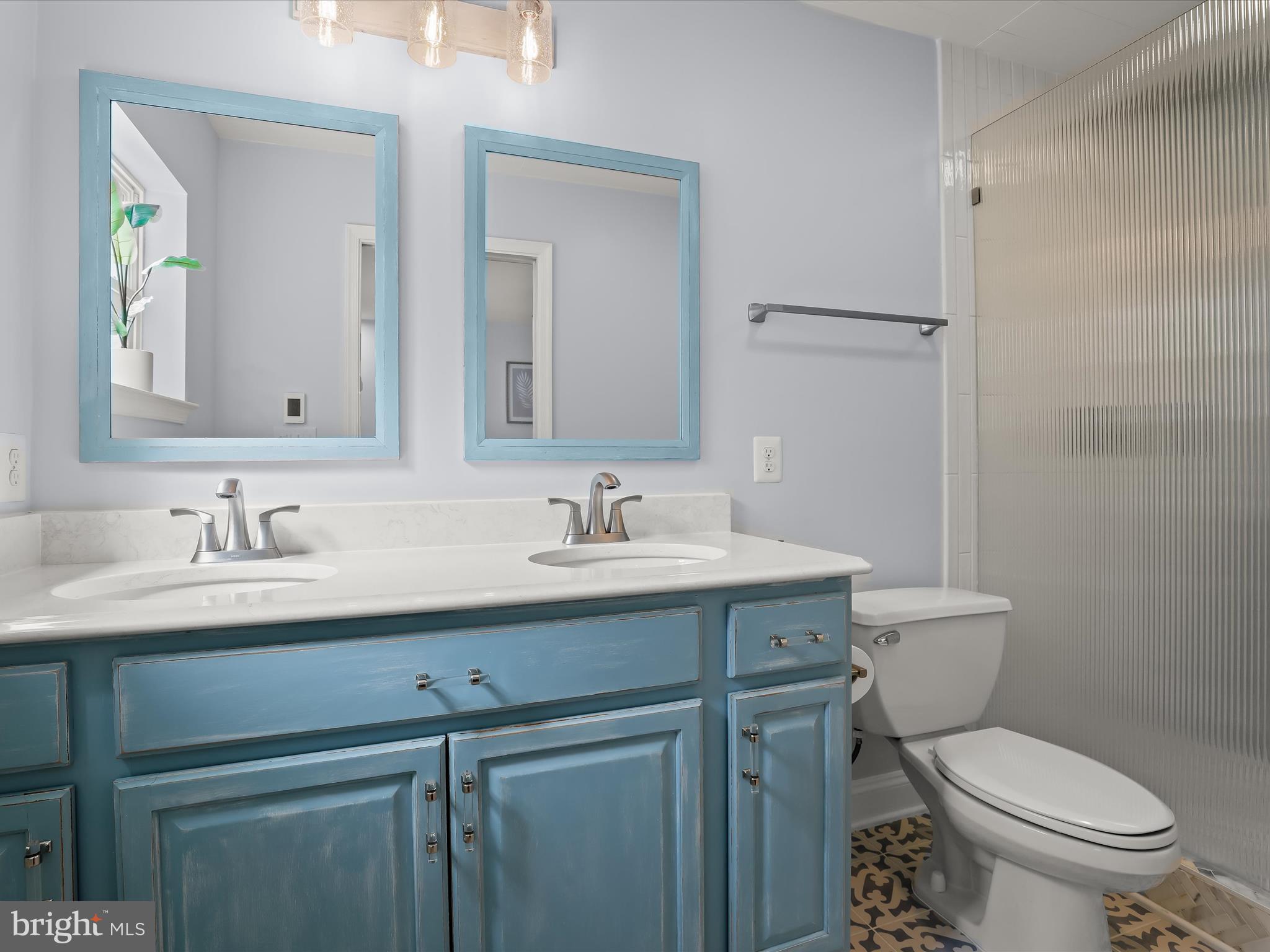 WILLOUGHBY BEACH - Residential