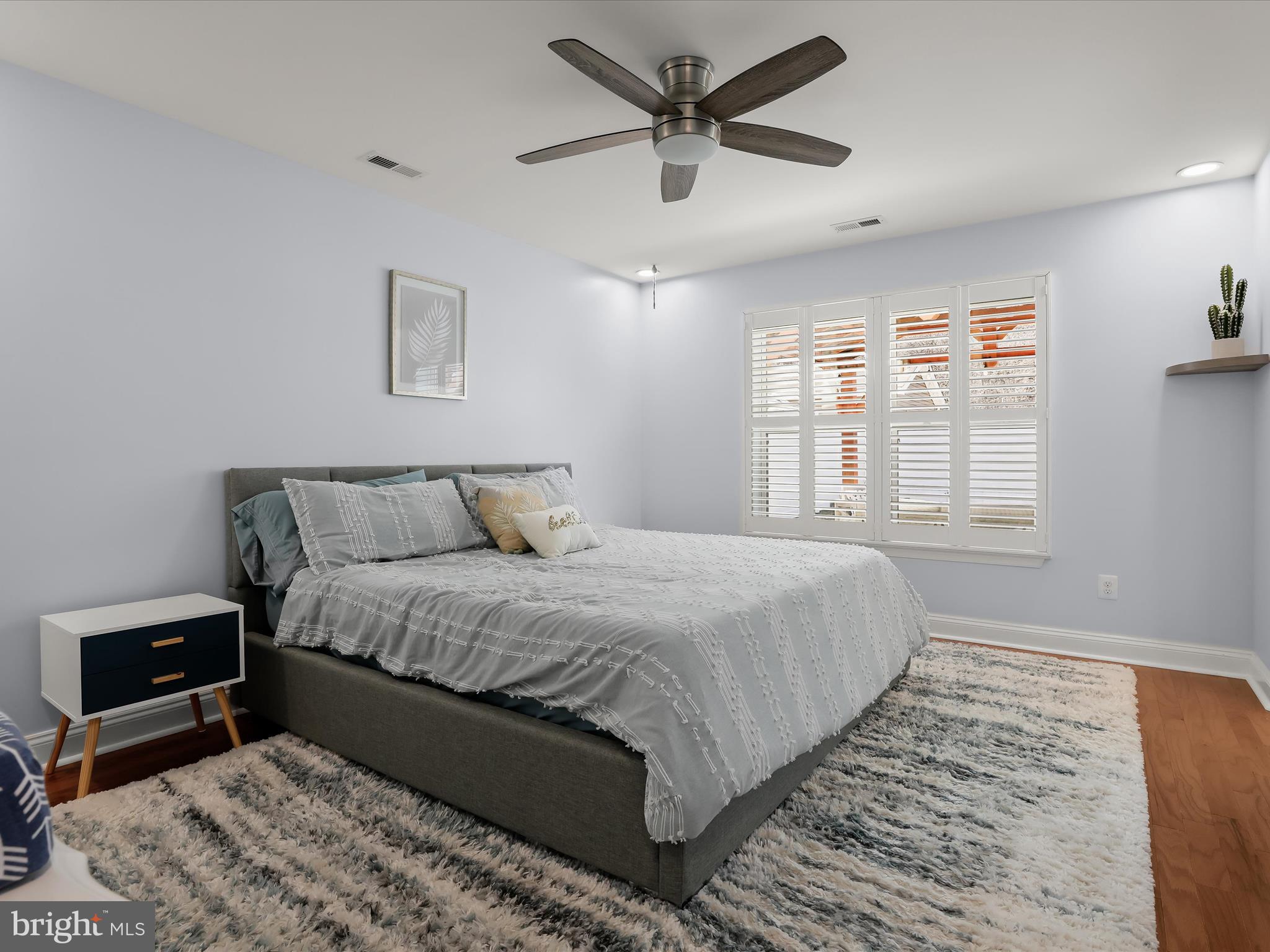 WILLOUGHBY BEACH - Residential