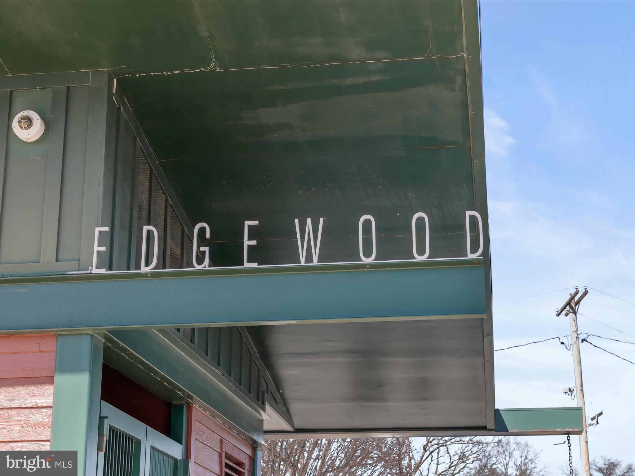 WILLOUGHBY BEACH - Residential