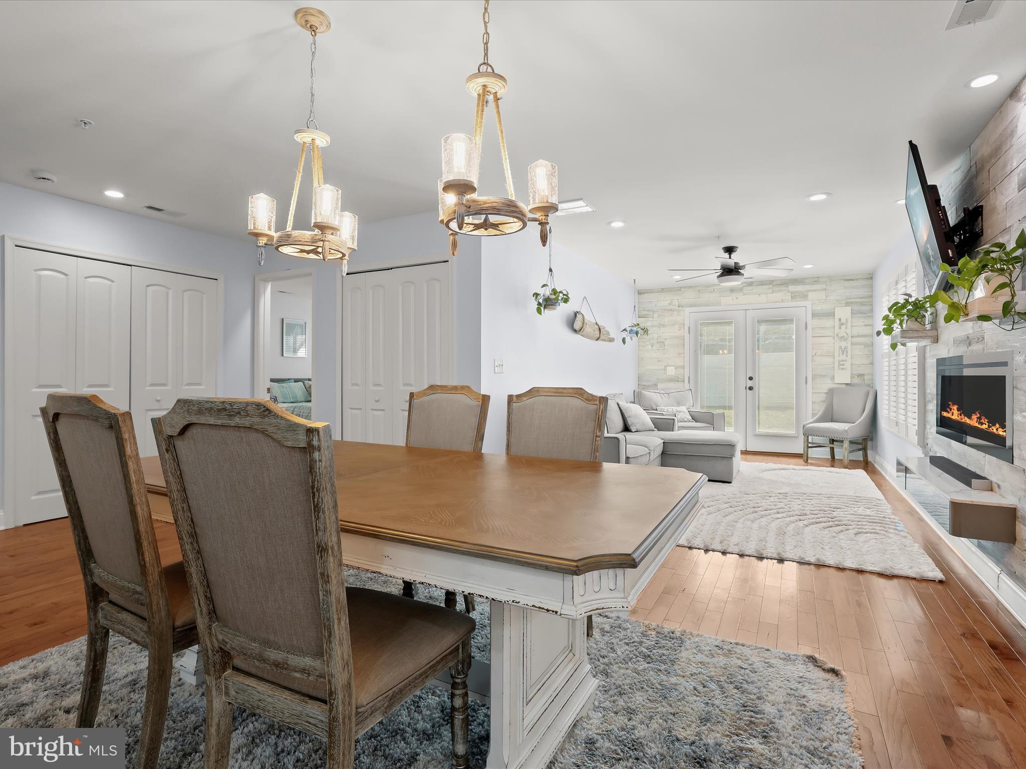 WILLOUGHBY BEACH - Residential