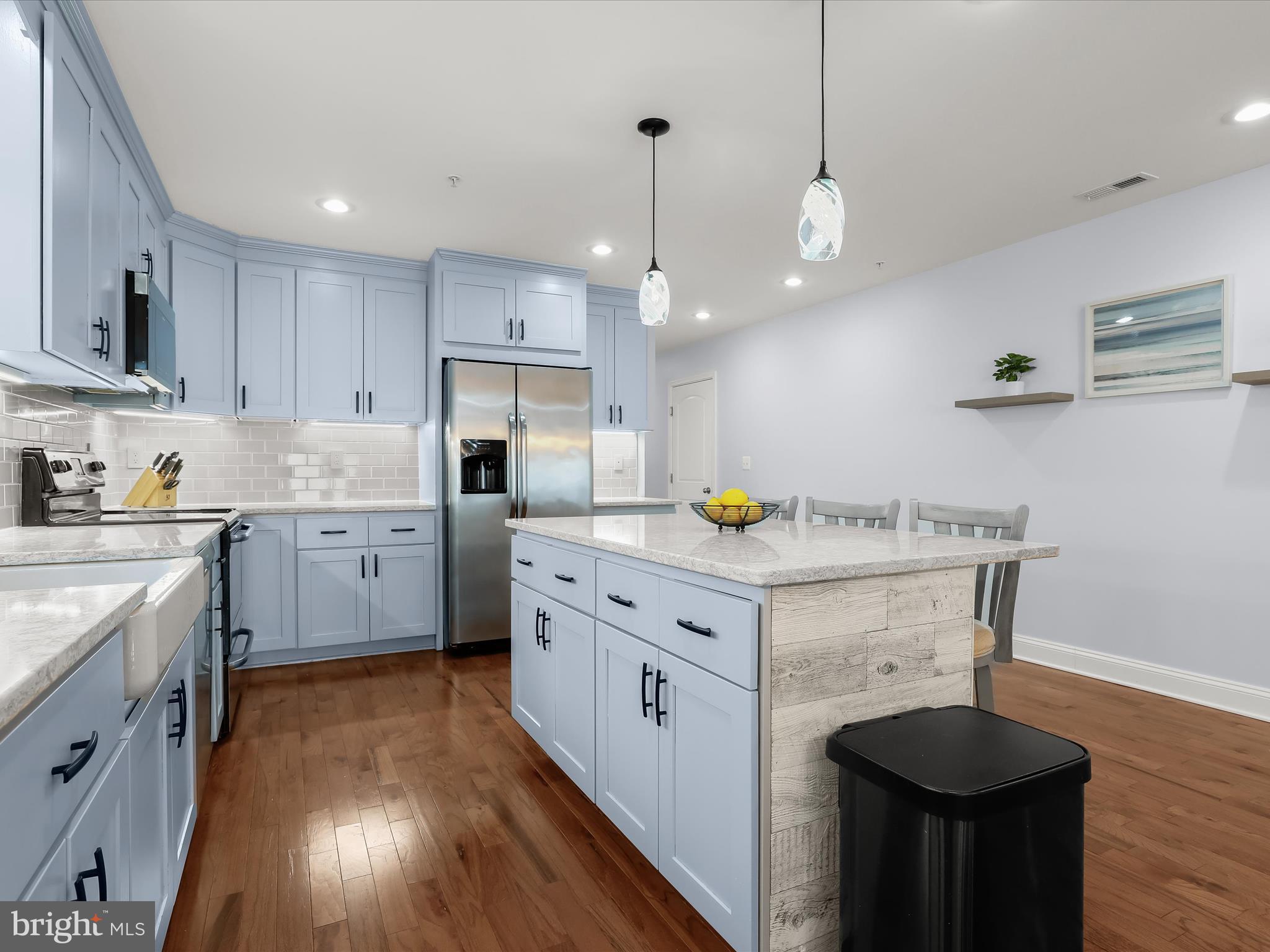 WILLOUGHBY BEACH - Residential