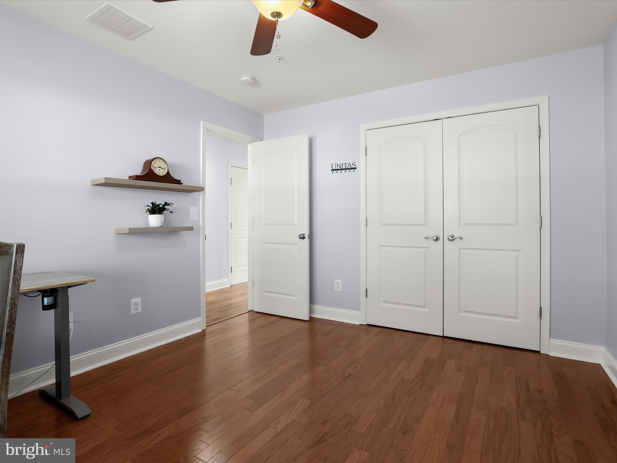 WILLOUGHBY BEACH - Residential