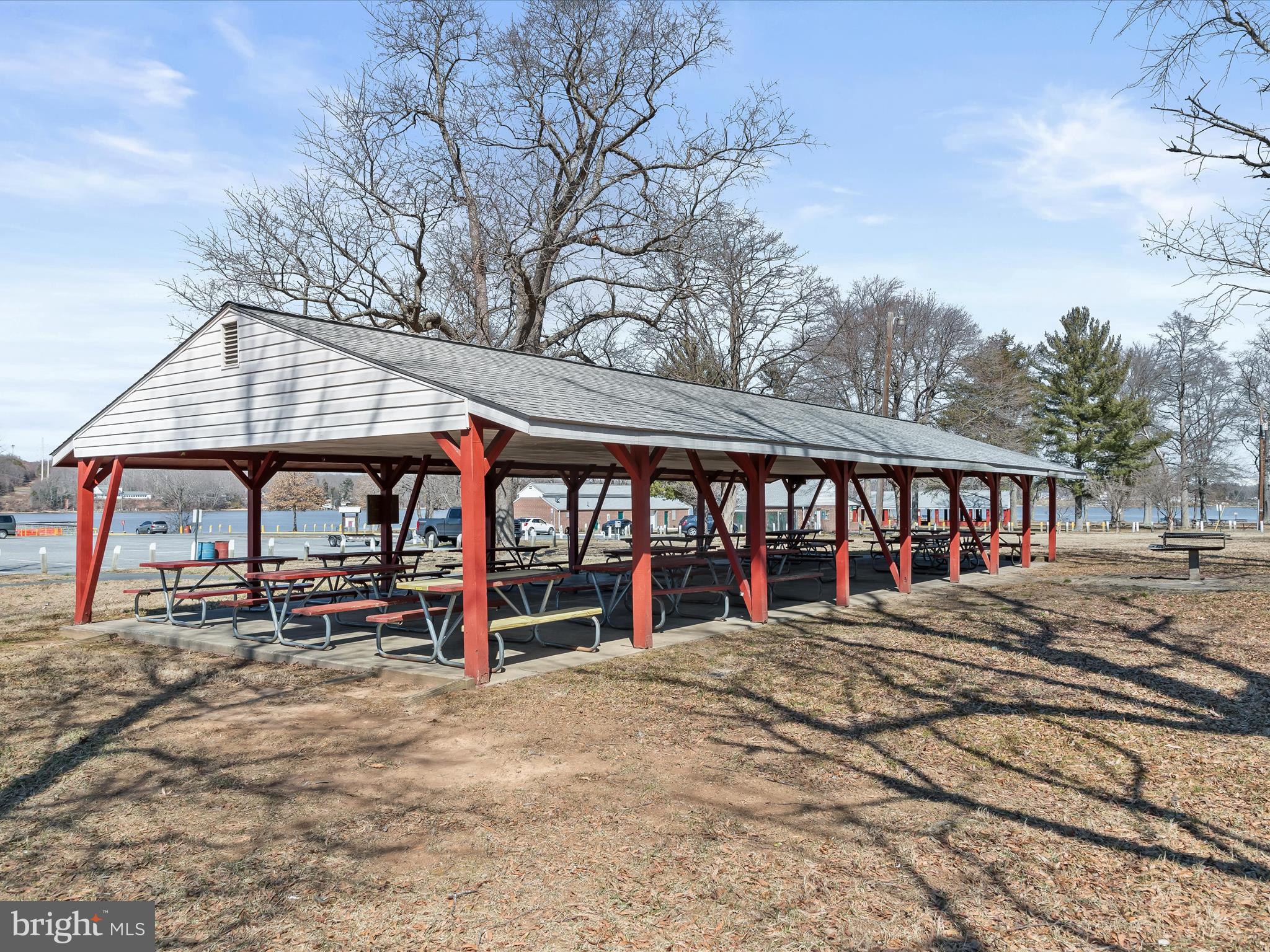 WILLOUGHBY BEACH - Residential