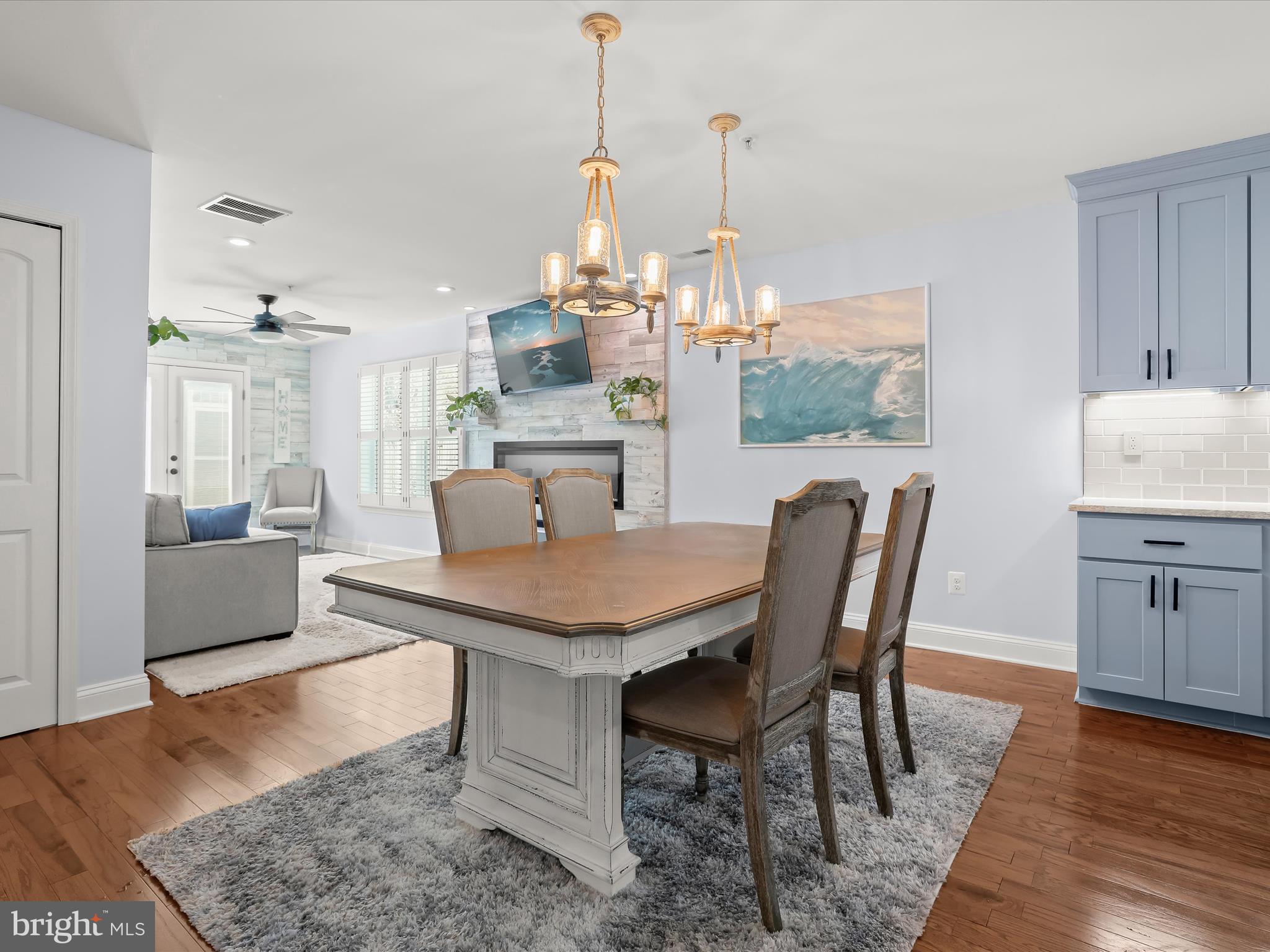 WILLOUGHBY BEACH - Residential