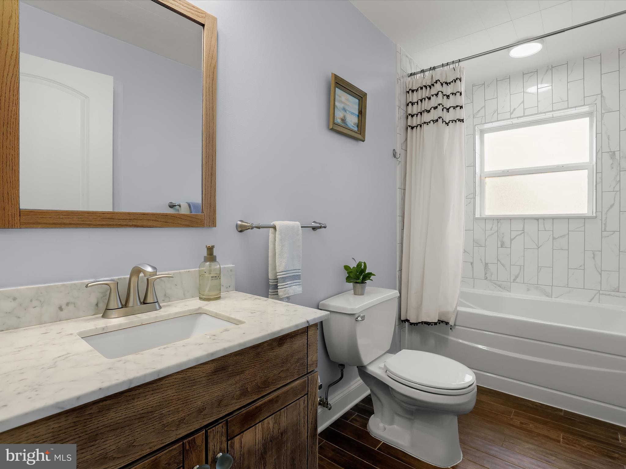 WILLOUGHBY BEACH - Residential