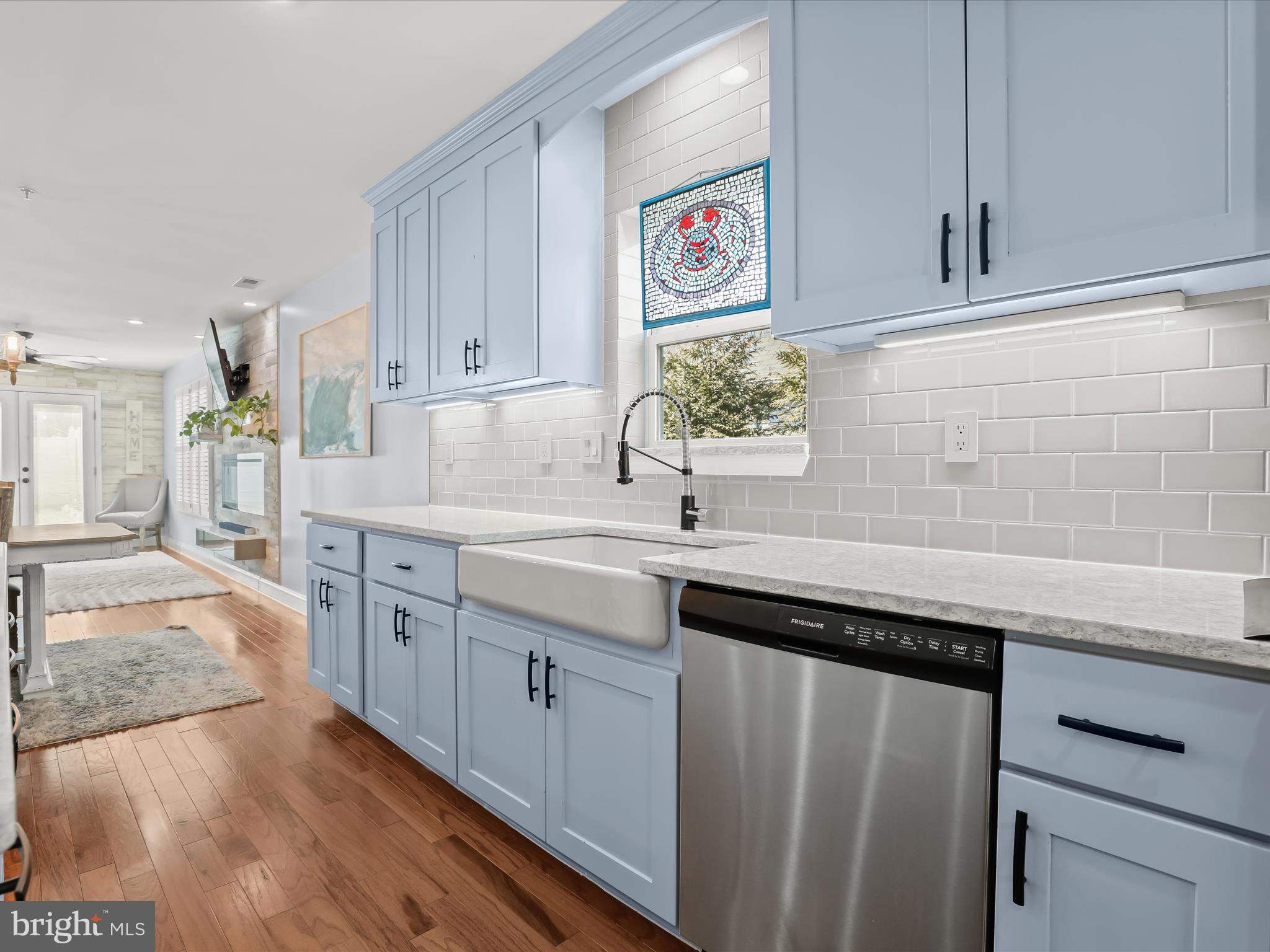 WILLOUGHBY BEACH - Residential