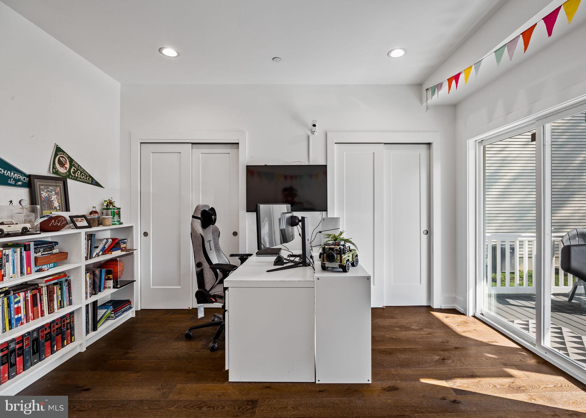 ROXBOROUGH - Residential