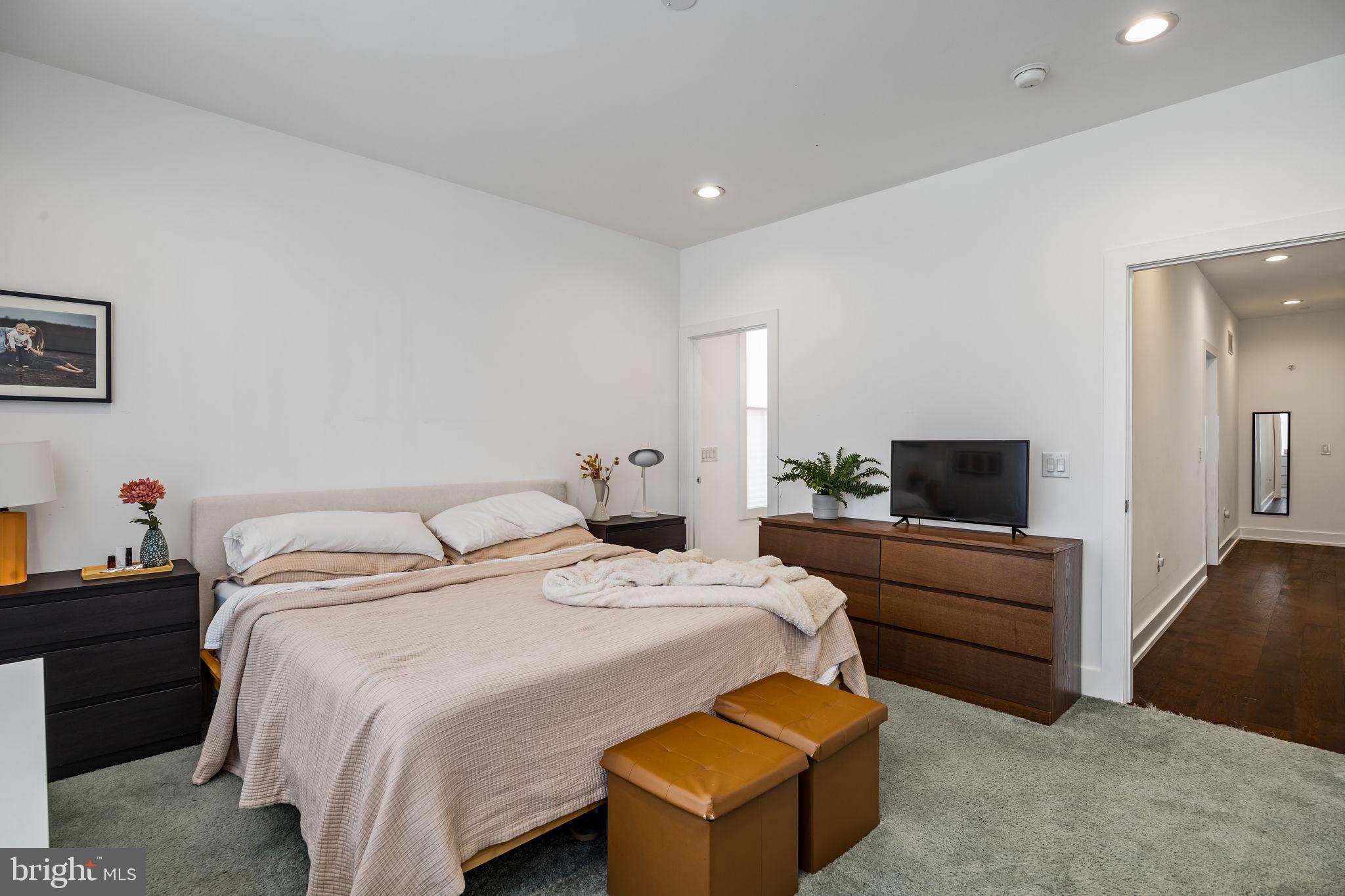 ROXBOROUGH - Residential