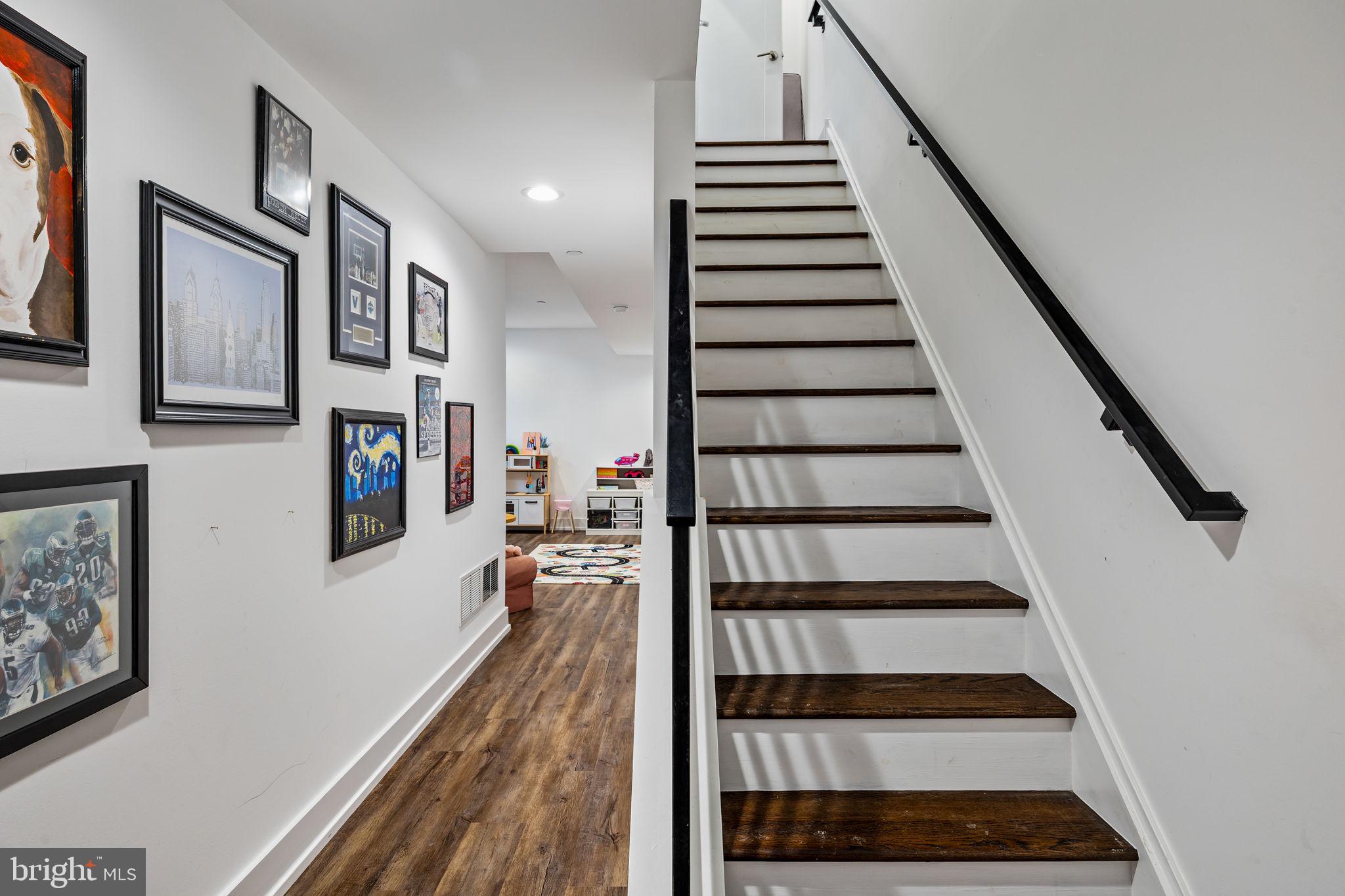 ROXBOROUGH - Residential