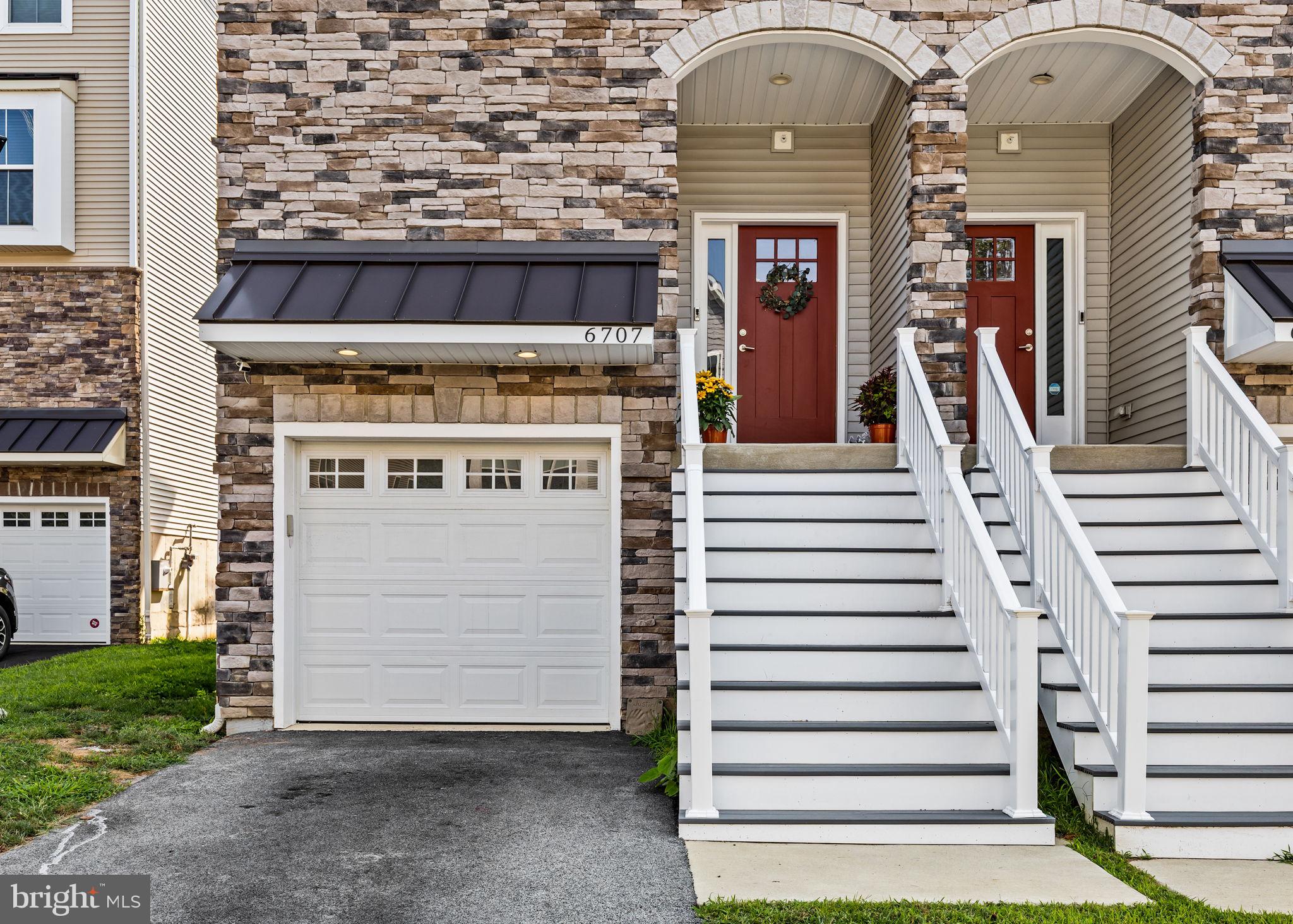 ROXBOROUGH - Residential