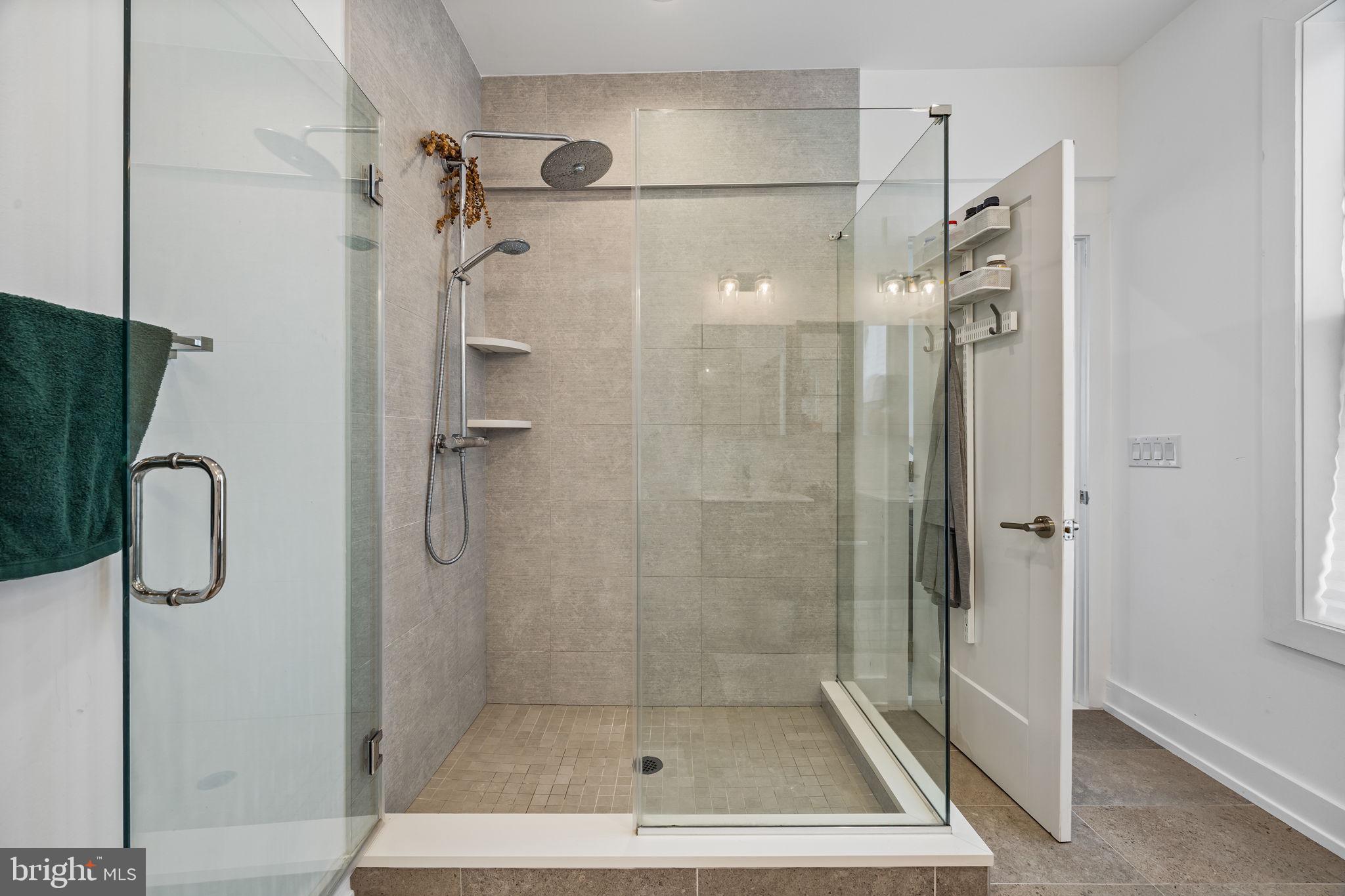 ROXBOROUGH - Residential