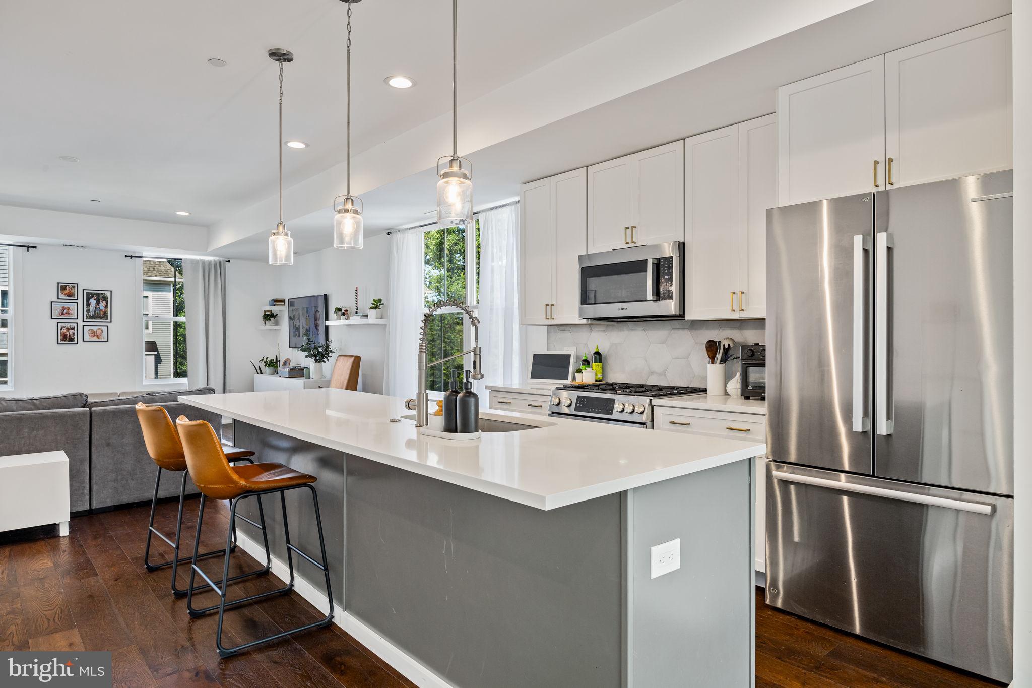 ROXBOROUGH - Residential