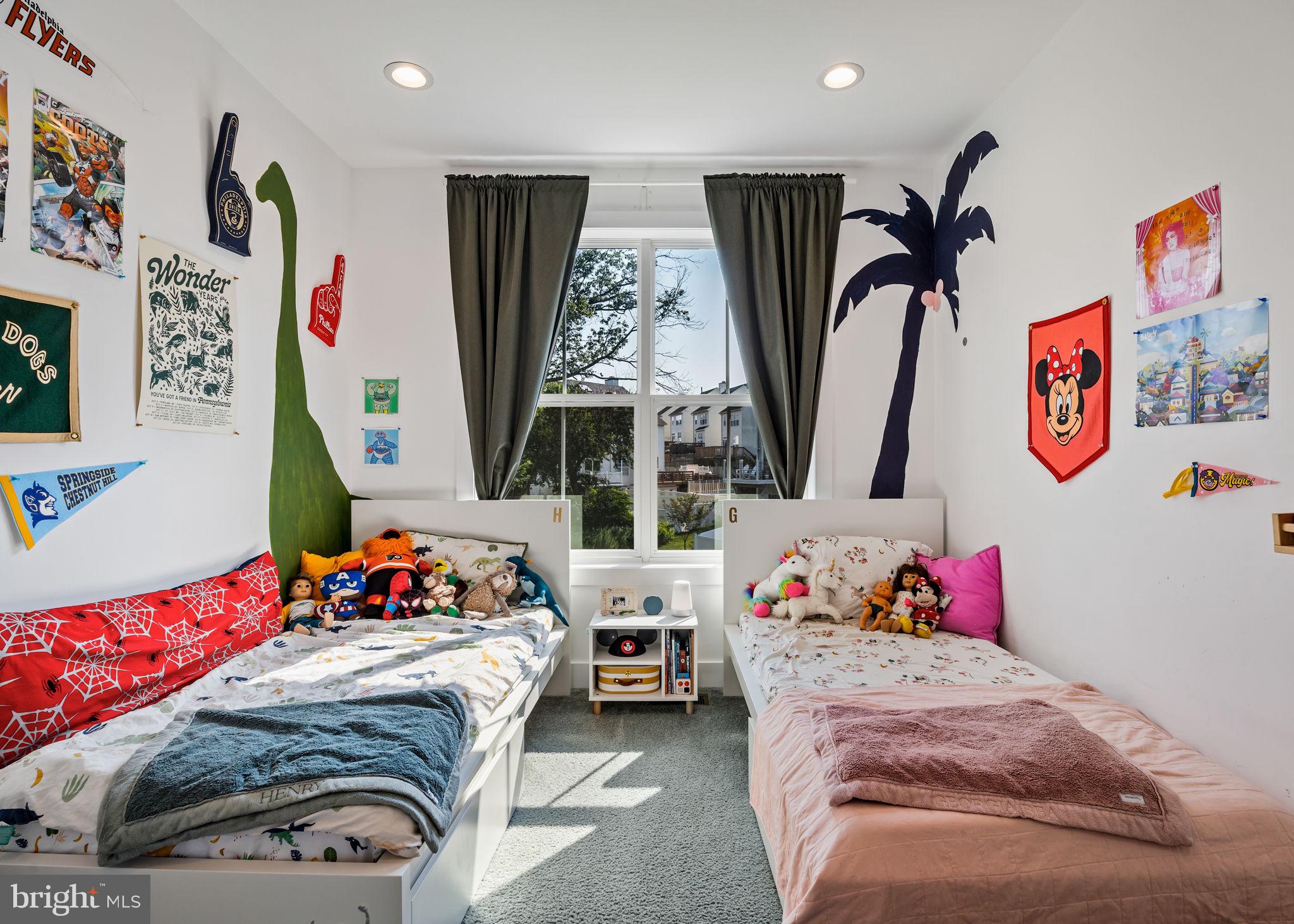 ROXBOROUGH - Residential