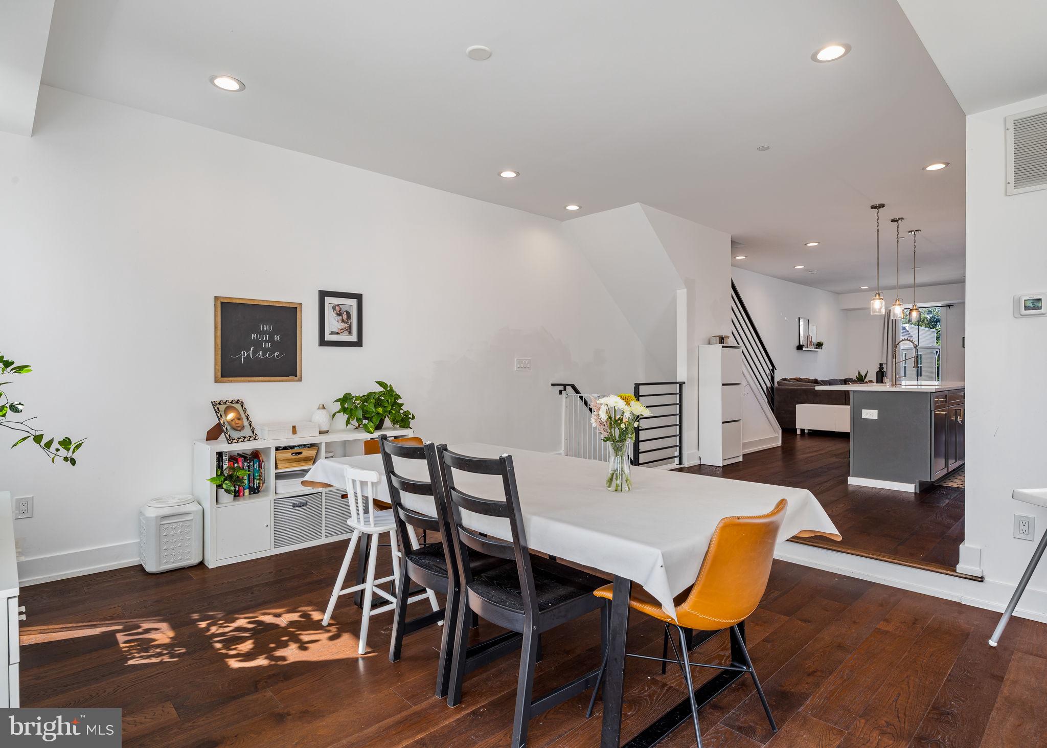 ROXBOROUGH - Residential