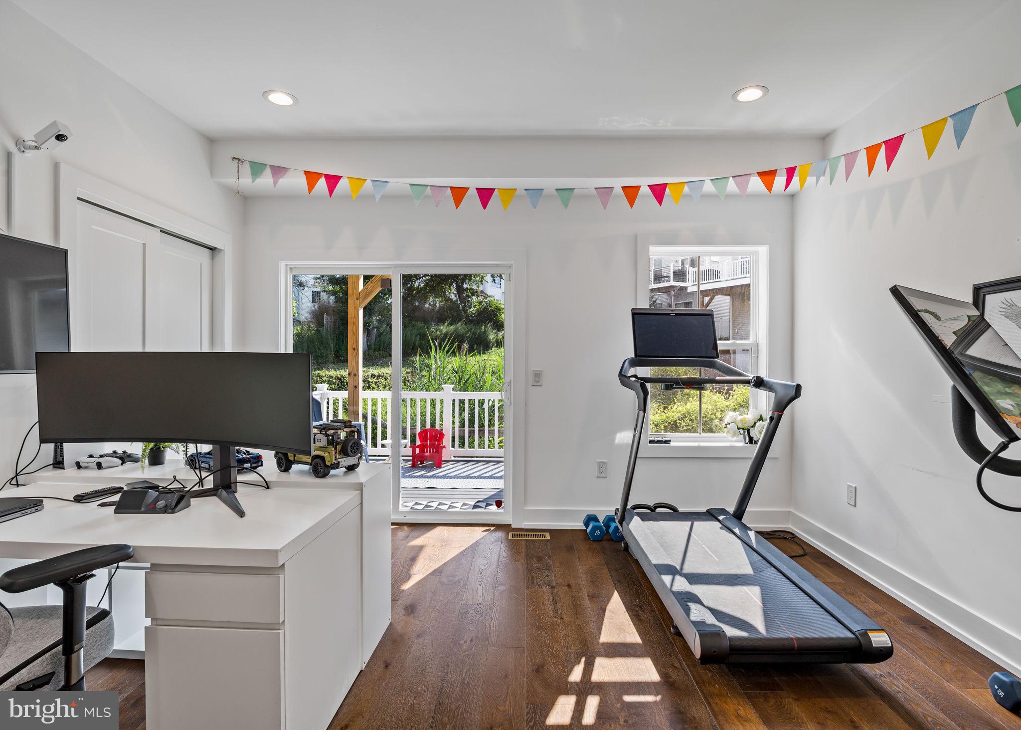 ROXBOROUGH - Residential