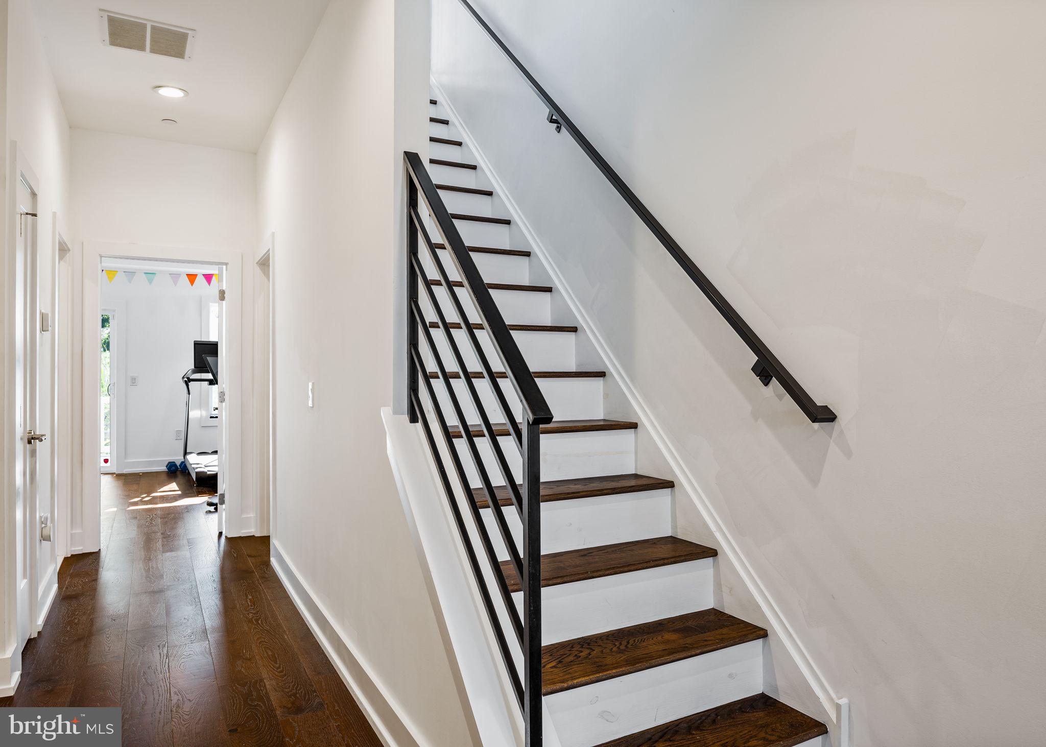 ROXBOROUGH - Residential