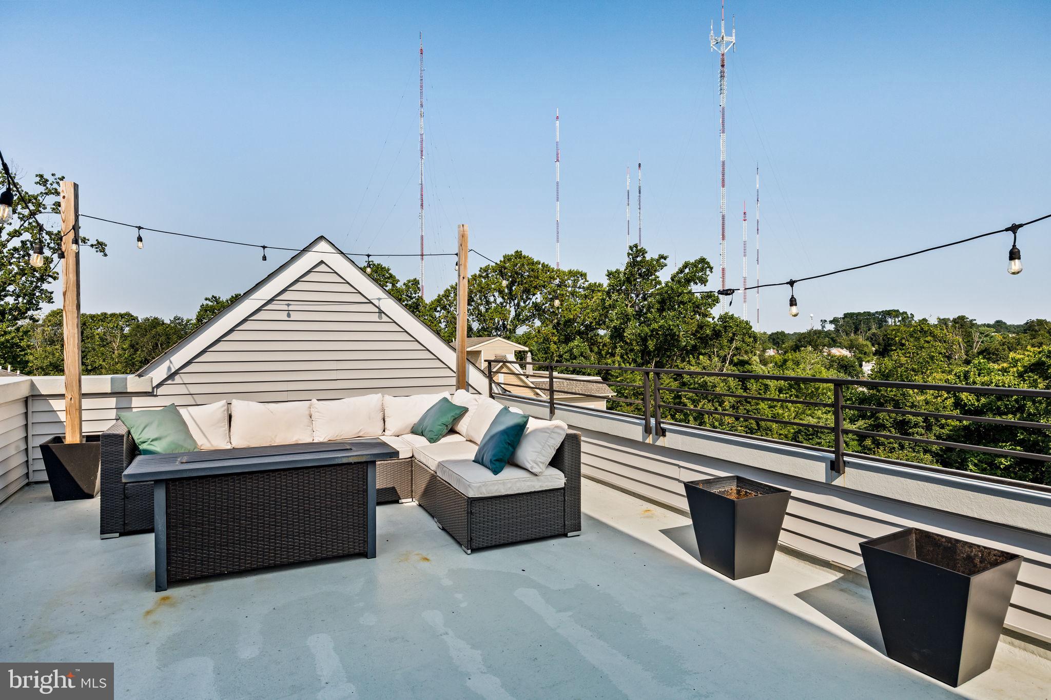 ROXBOROUGH - Residential