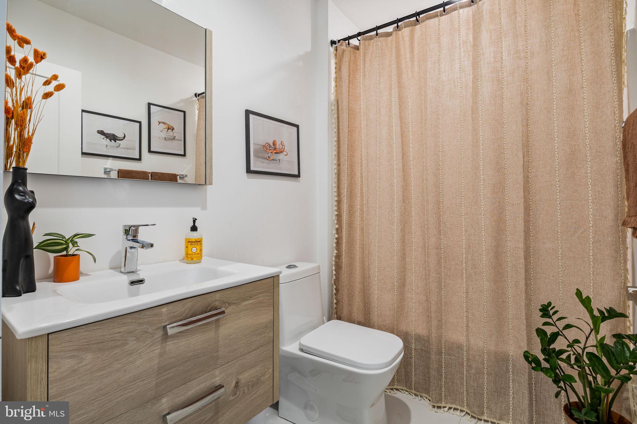 ROXBOROUGH - Residential