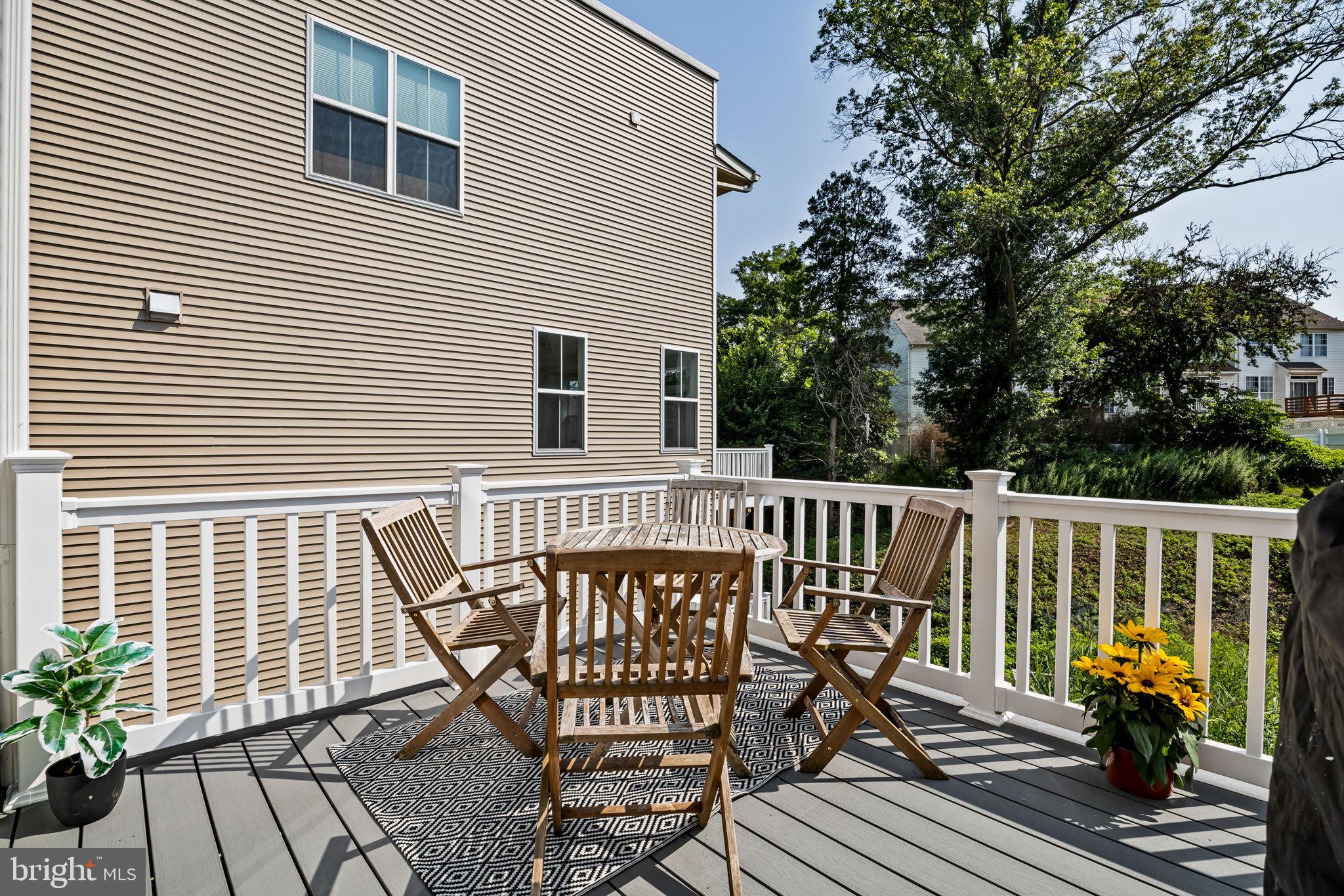 ROXBOROUGH - Residential