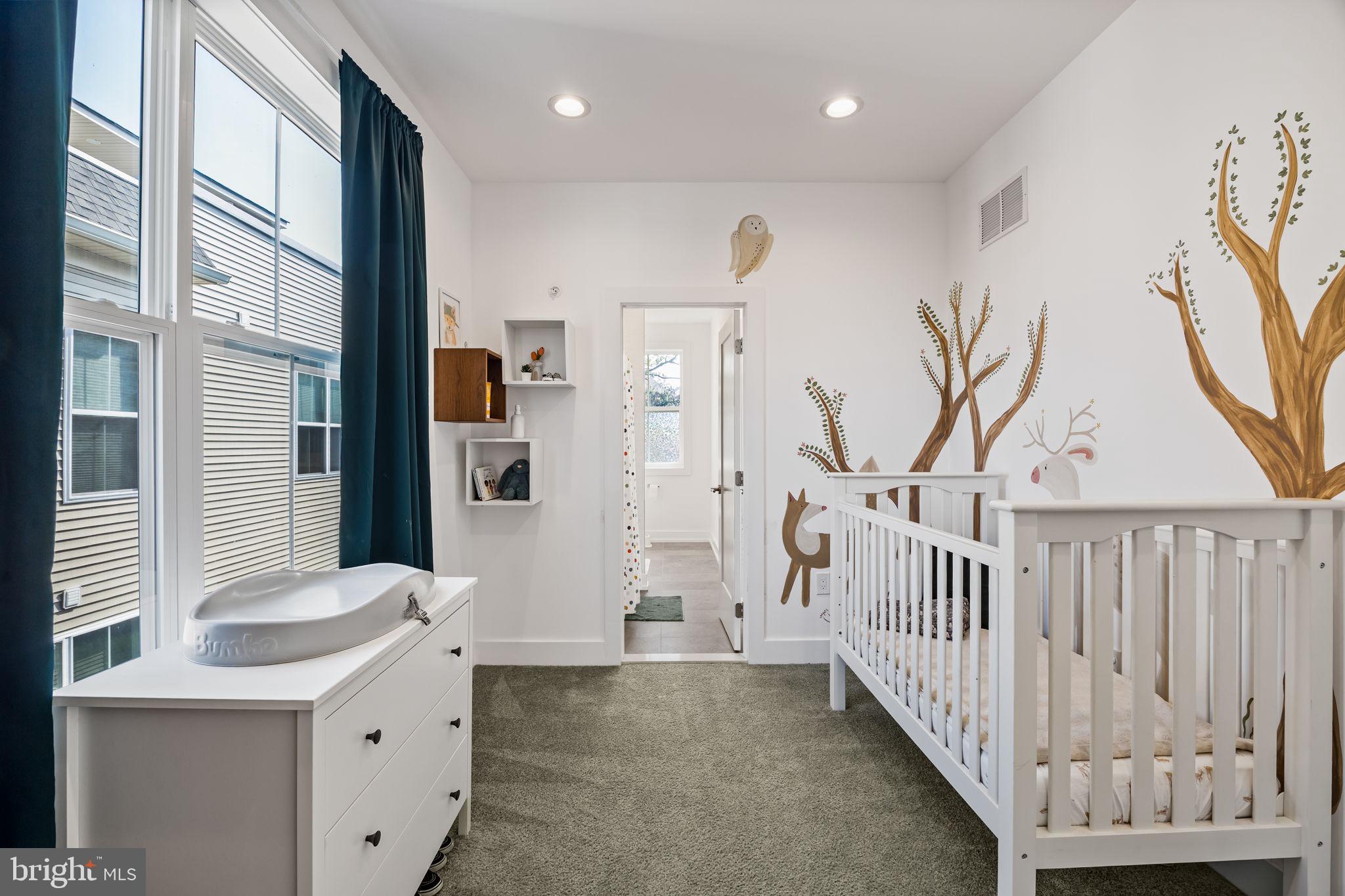 ROXBOROUGH - Residential