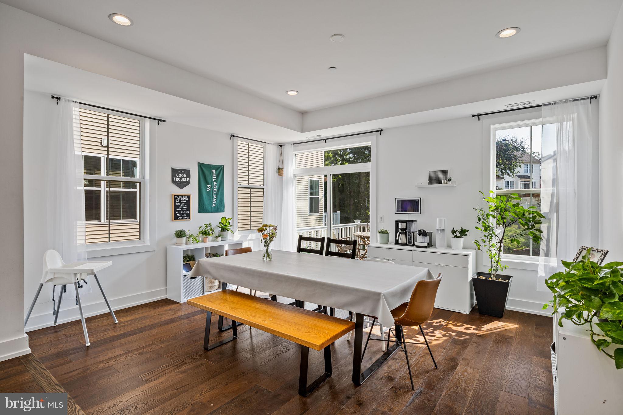 ROXBOROUGH - Residential