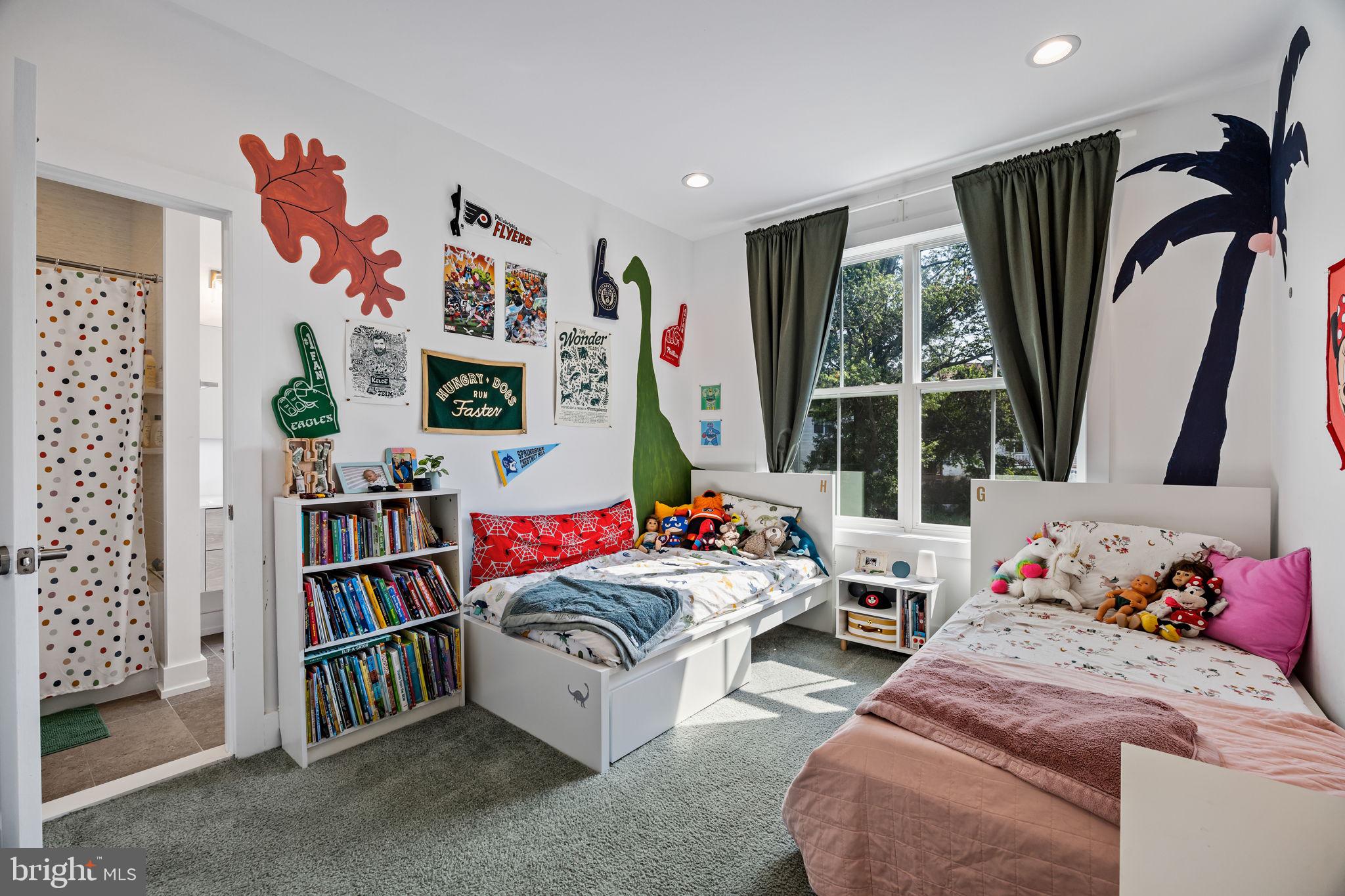 ROXBOROUGH - Residential