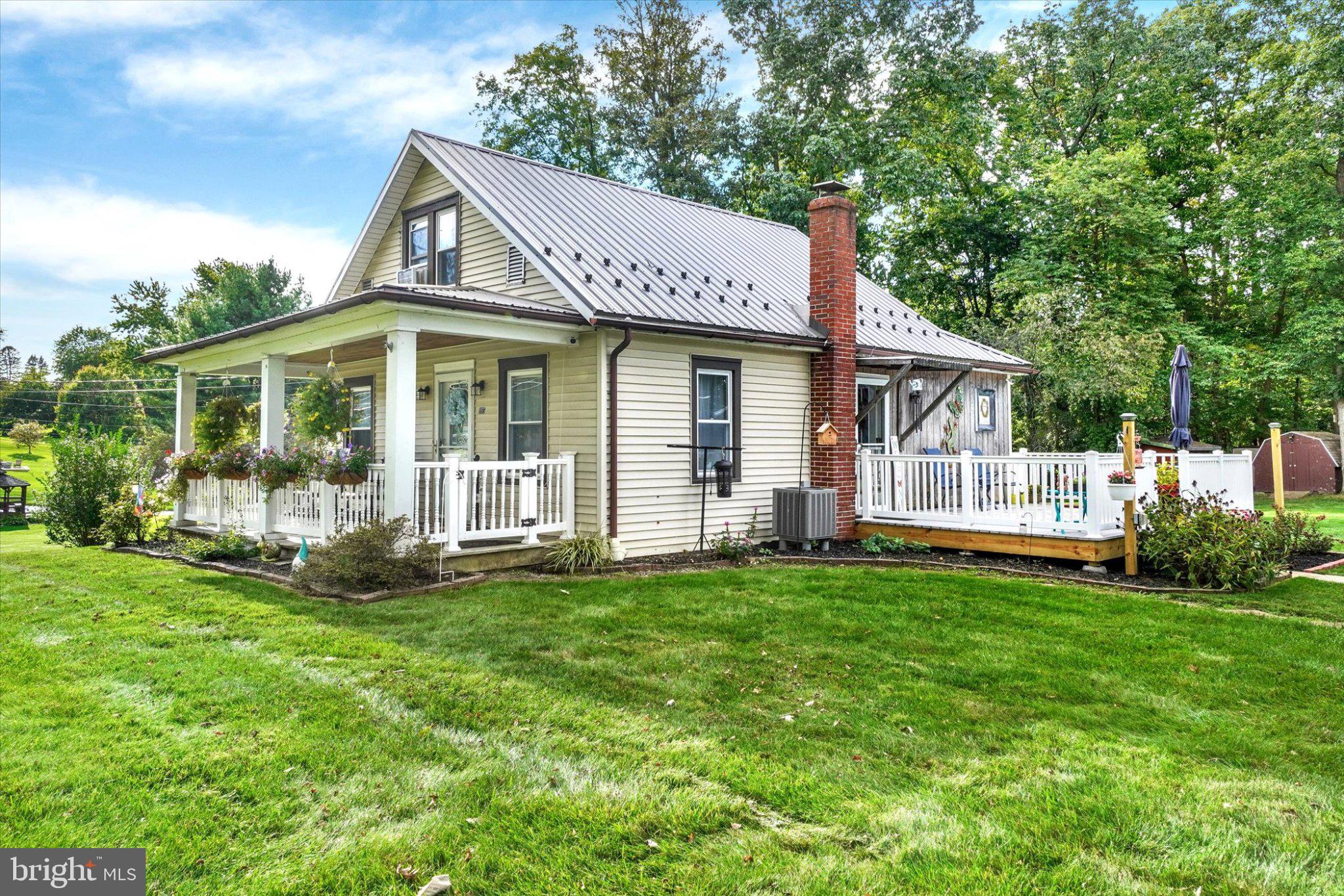 1015 MANOR ROAD