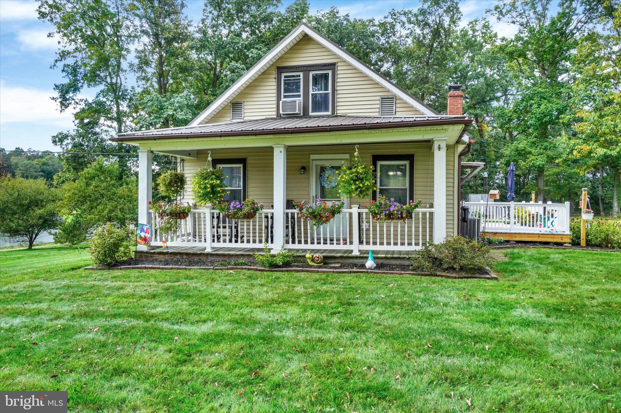 1015 MANOR ROAD