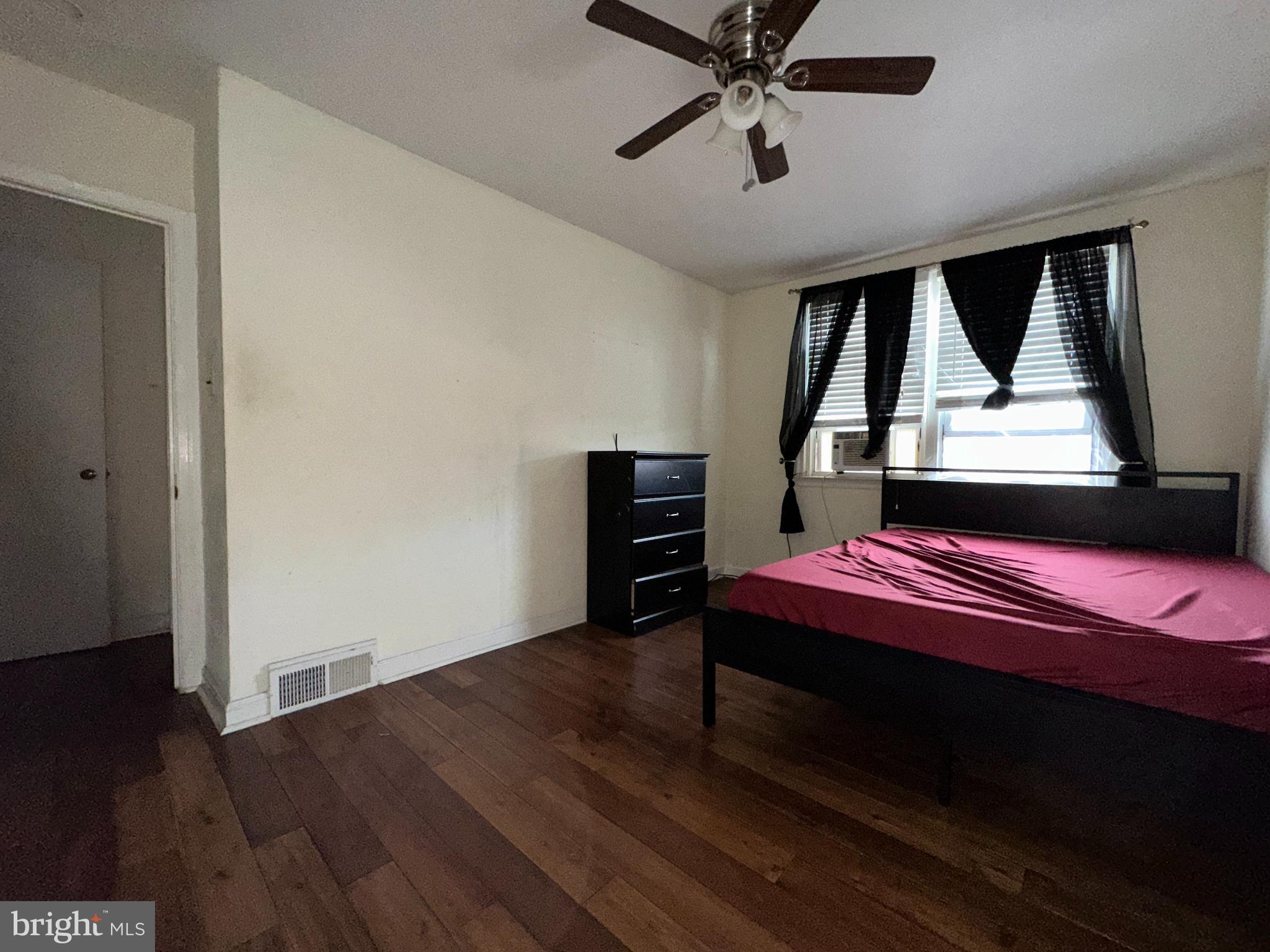 WEST OAK LANE - Residential