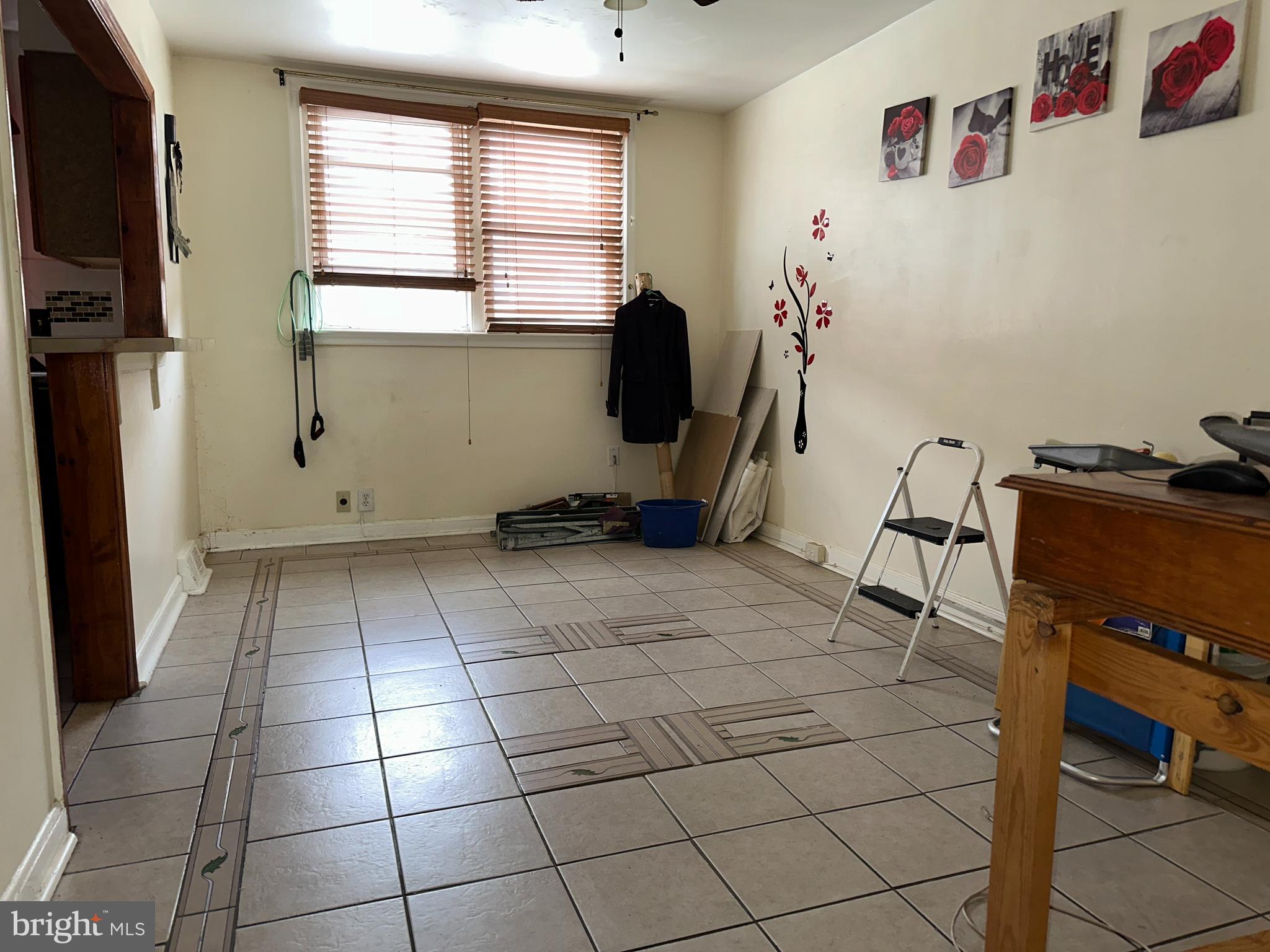 WEST OAK LANE - Residential