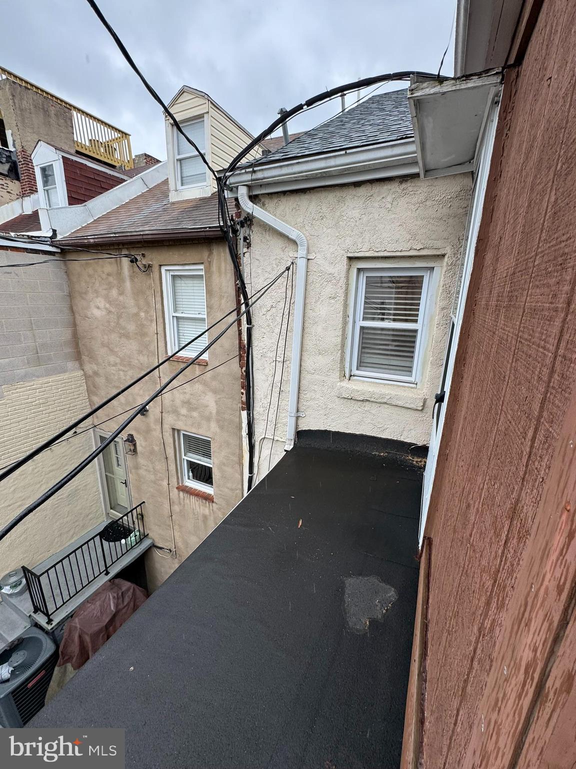 LITTLE ITALY - Residential Lease