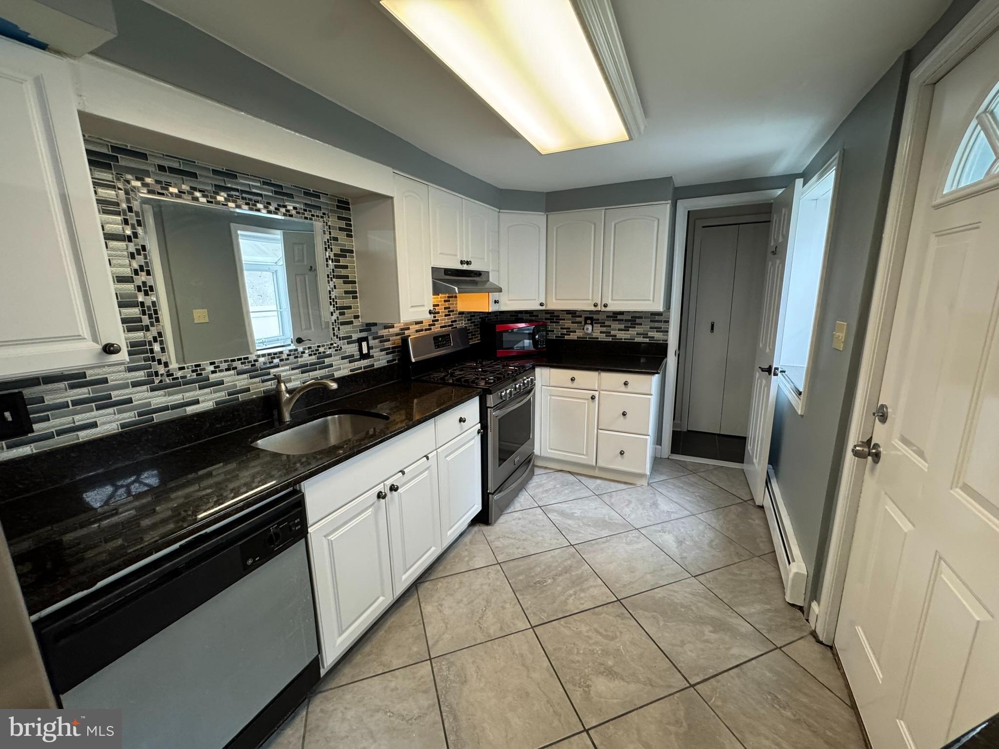 LITTLE ITALY - Residential Lease