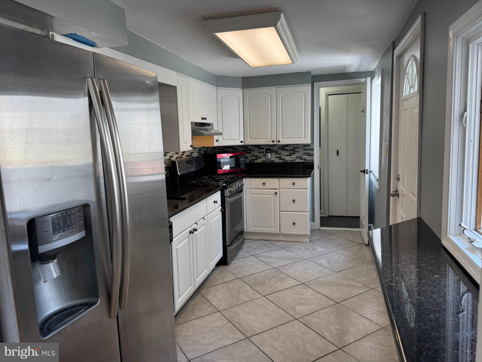 LITTLE ITALY - Residential Lease