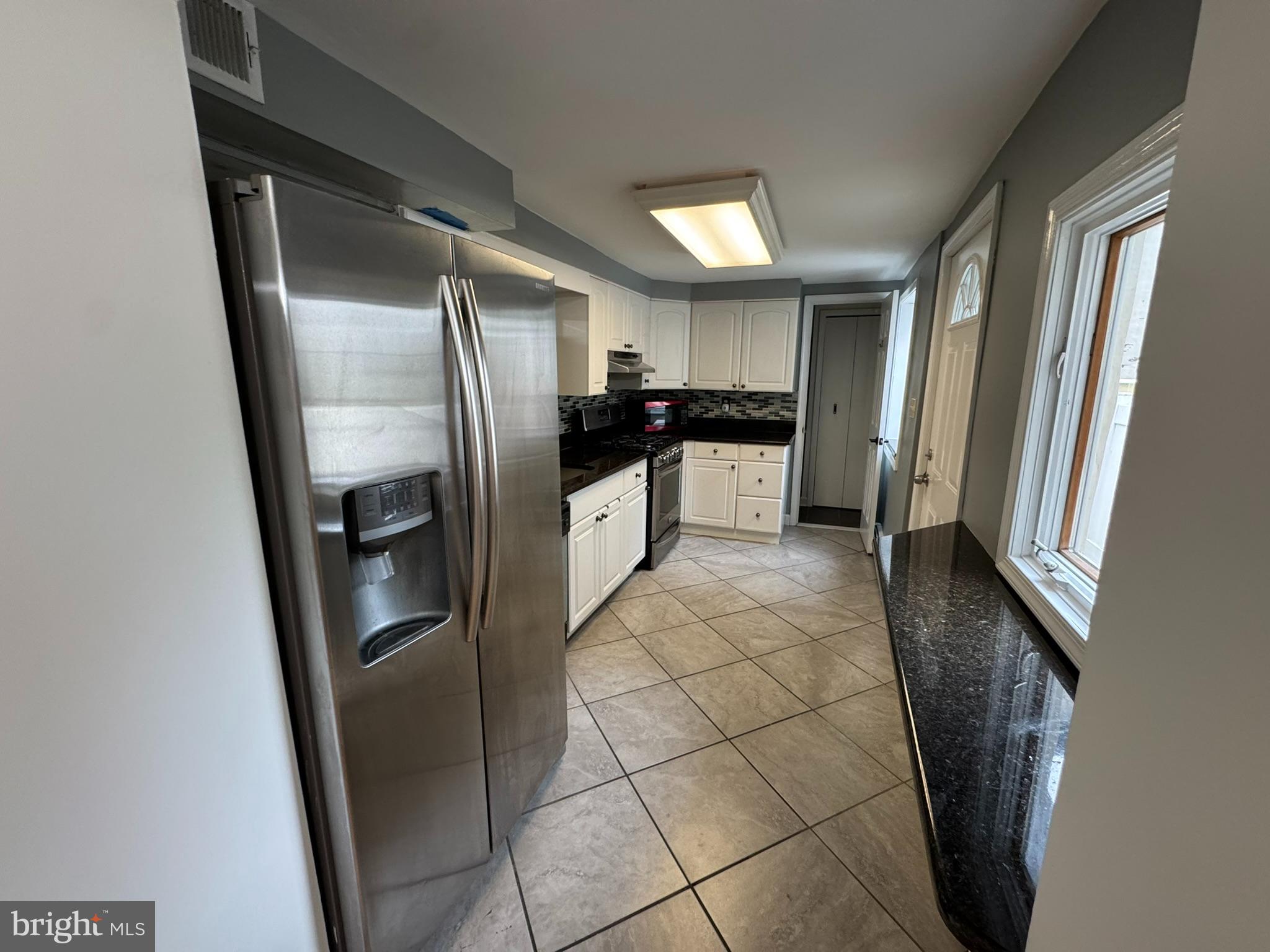 LITTLE ITALY - Residential Lease