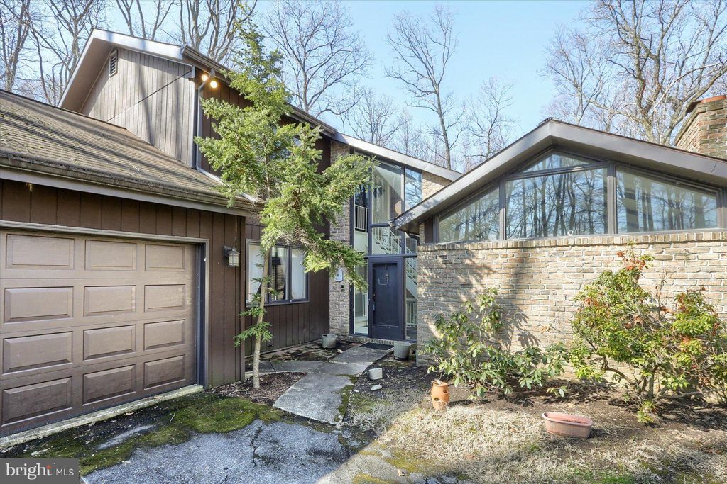 Photo of 33 LAUREL DR, HOLTWOOD, PA 17532 (MLS # PALA2031320)