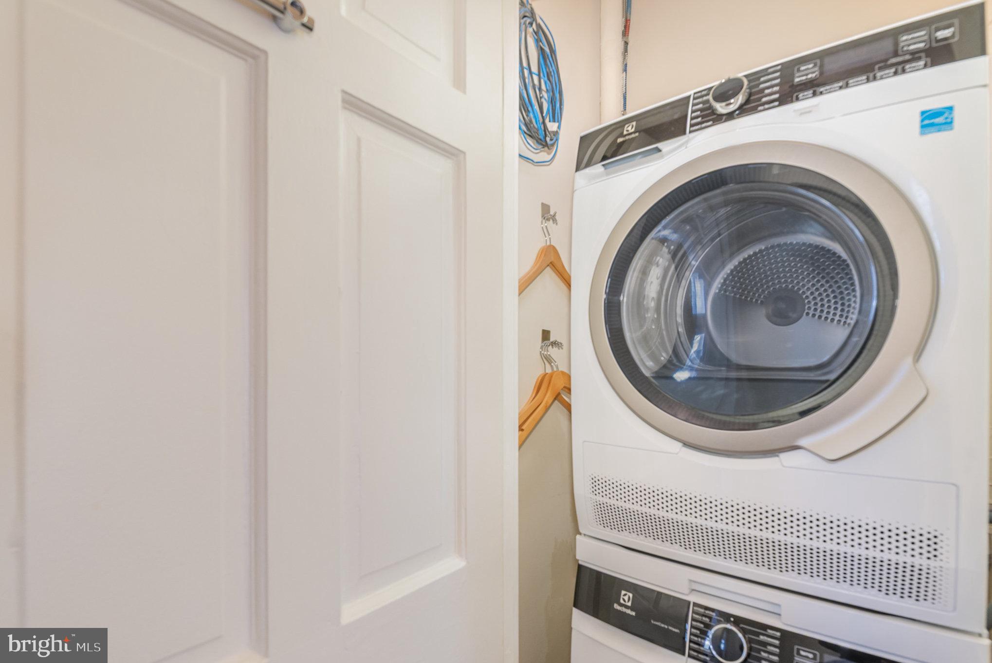 ROLAND PARK - Residential