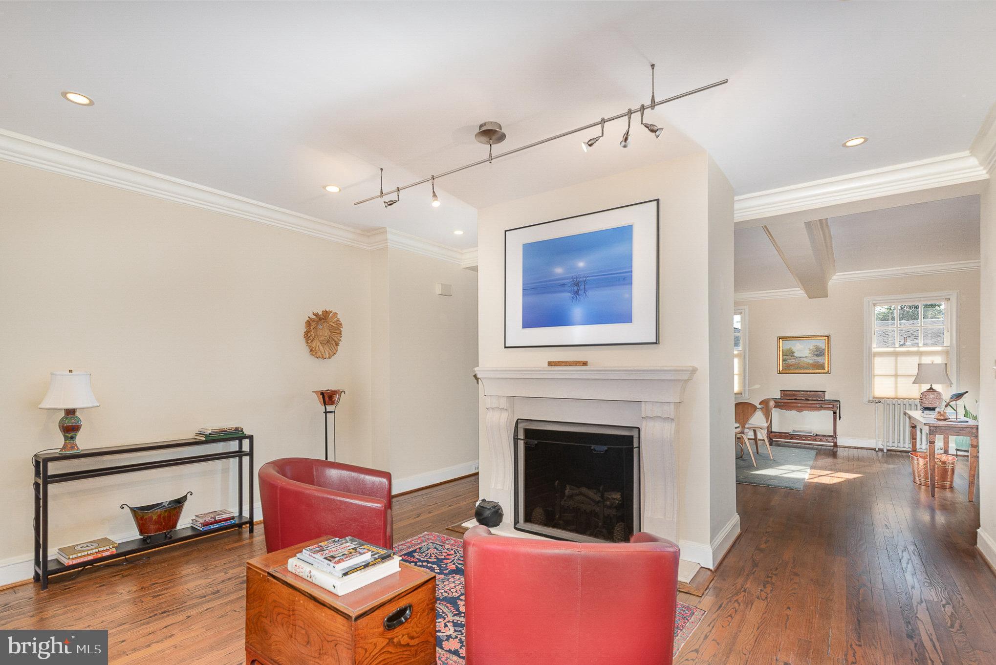 ROLAND PARK - Residential