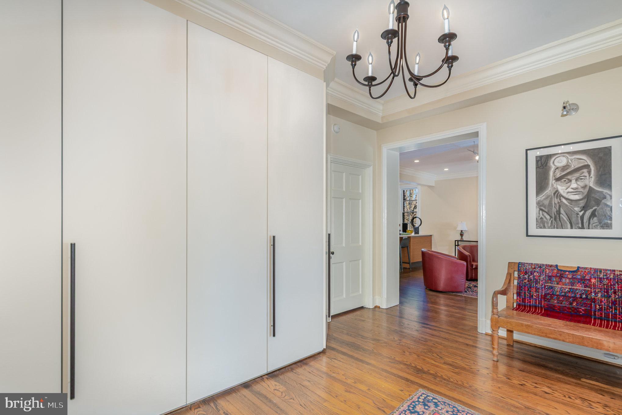 ROLAND PARK - Residential