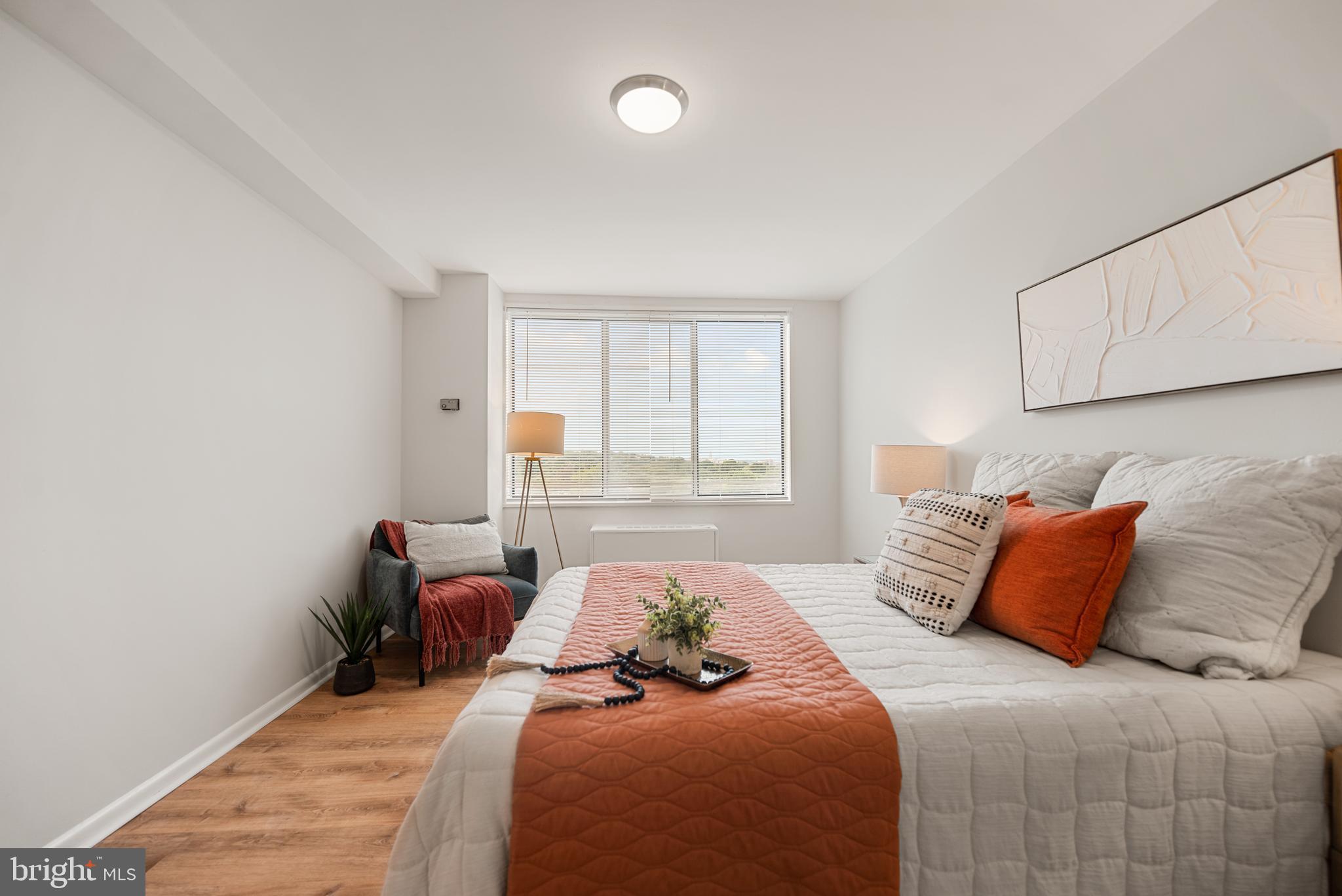 RIVER TOWERS - Residential