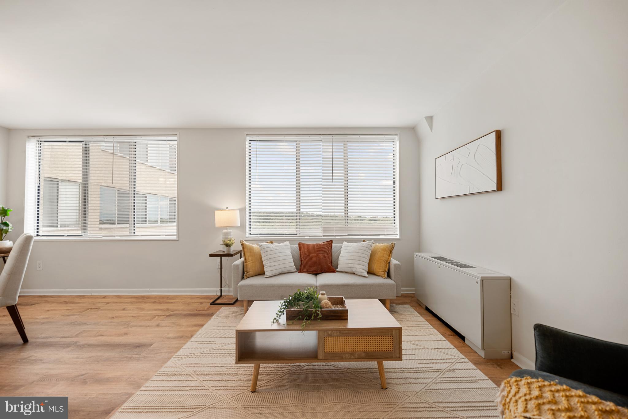 RIVER TOWERS - Residential