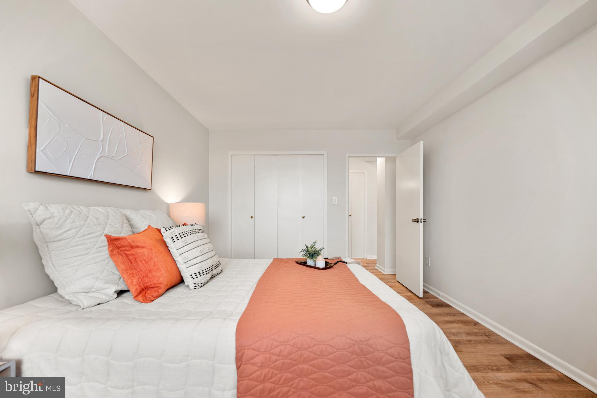 RIVER TOWERS - Residential