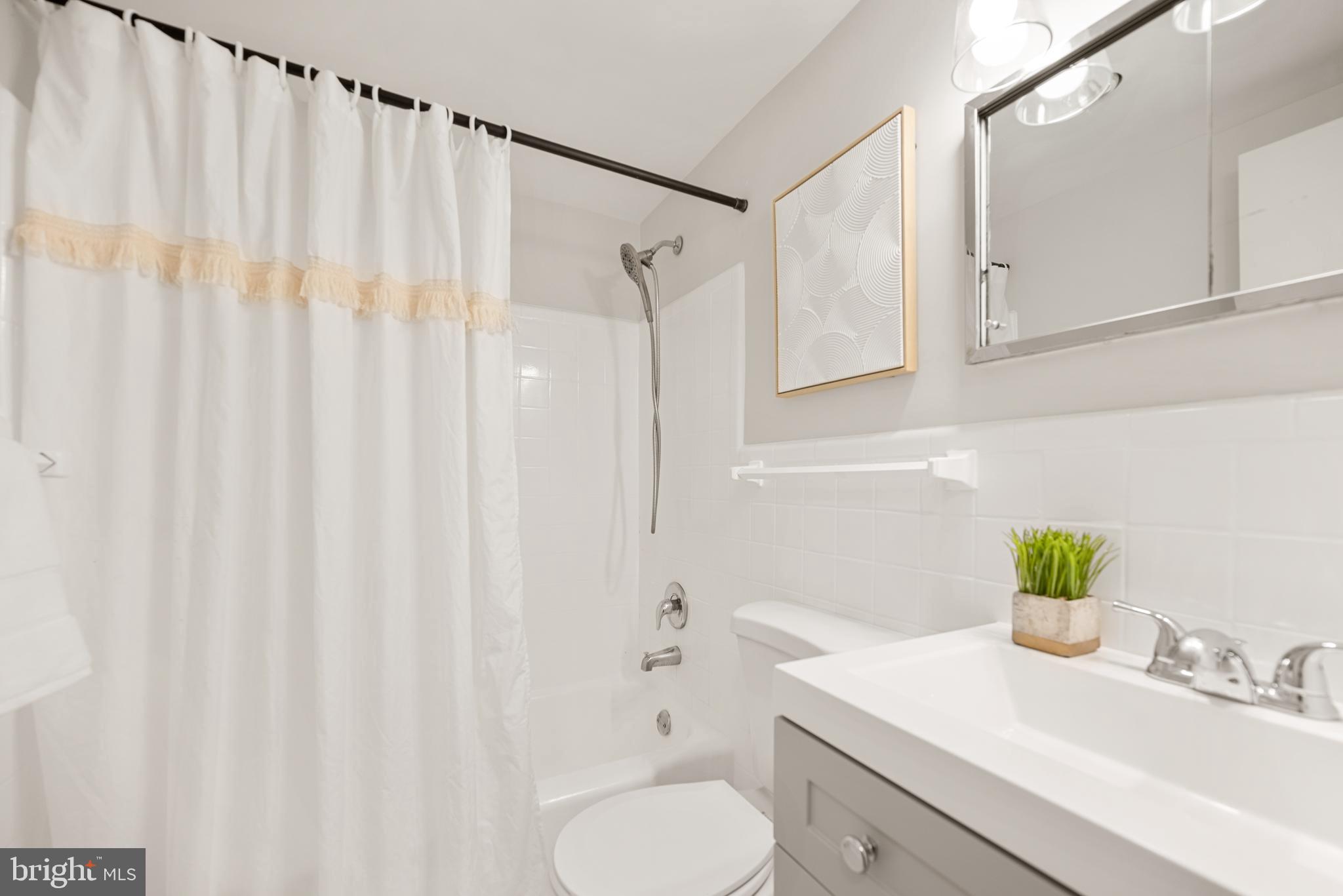 RIVER TOWERS - Residential