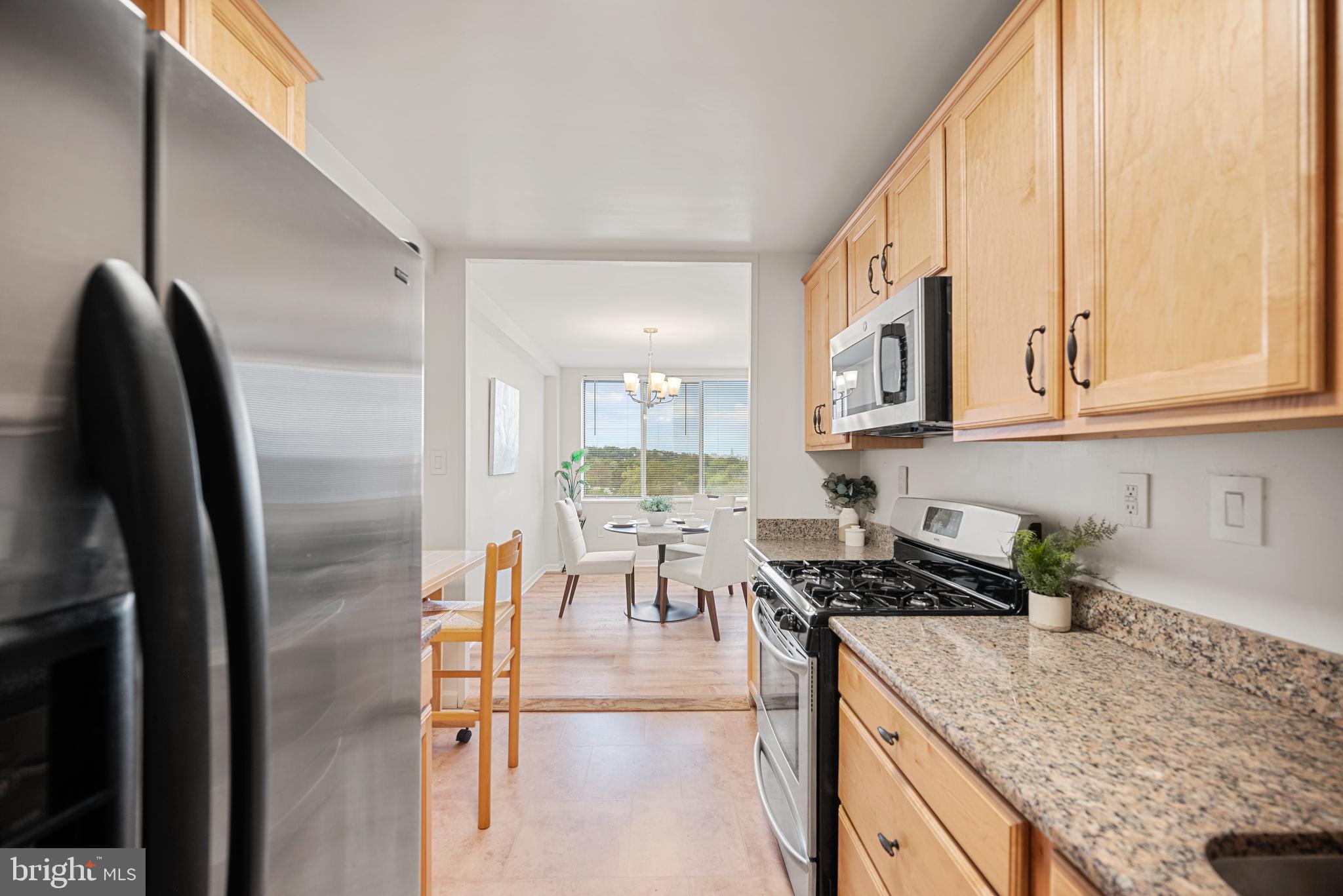 RIVER TOWERS - Residential