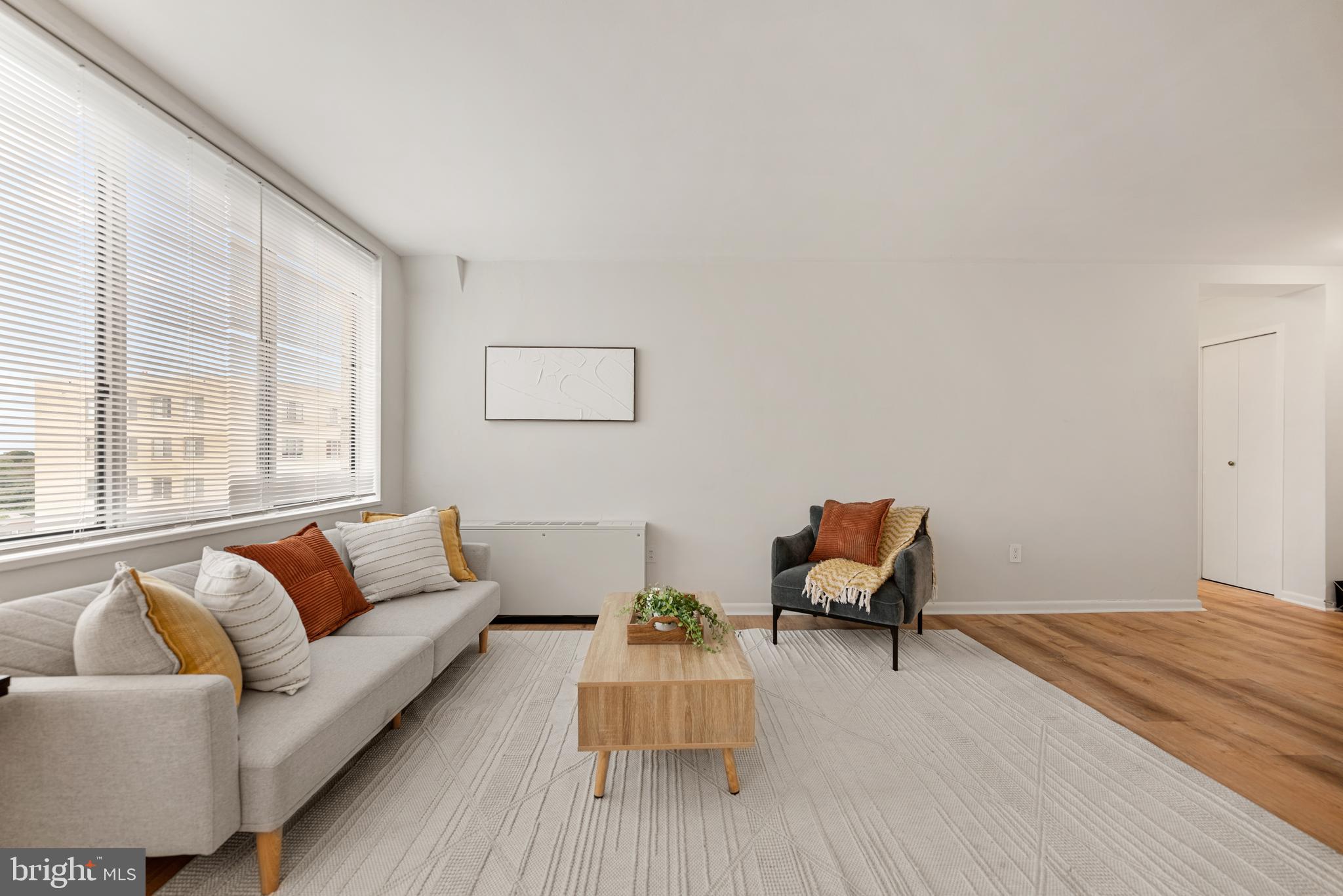 RIVER TOWERS - Residential