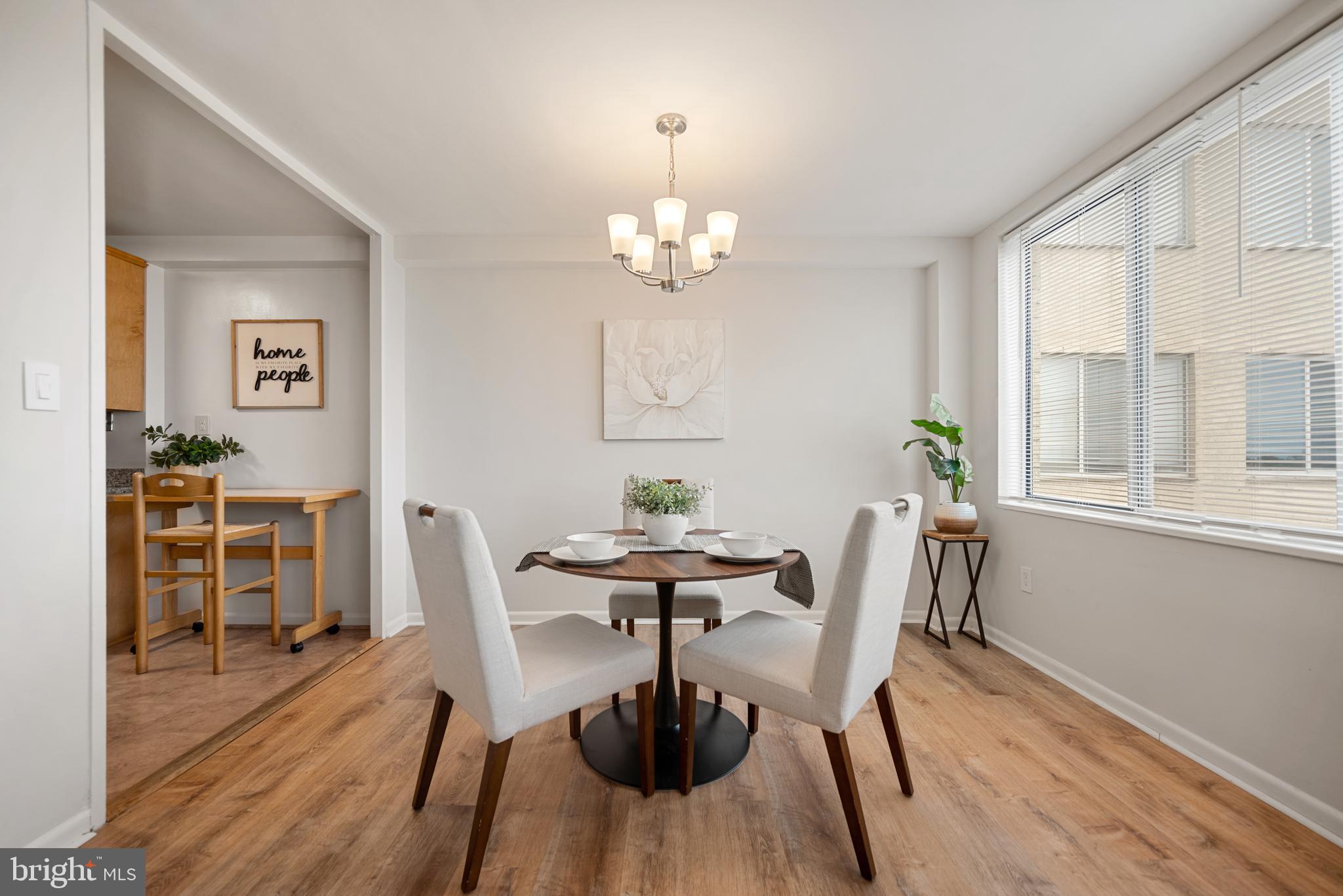 RIVER TOWERS - Residential