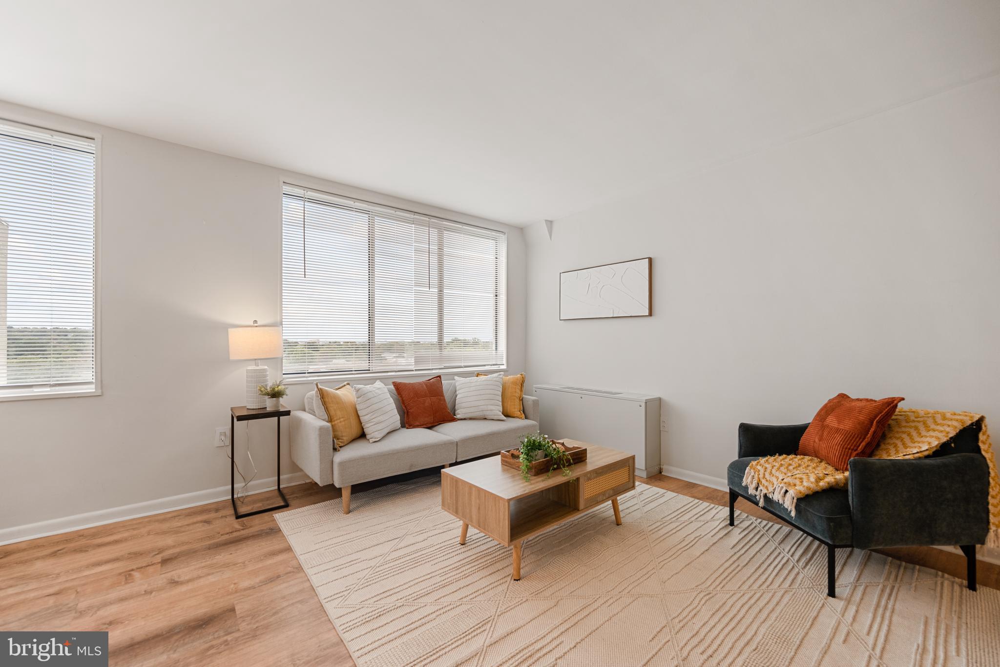 RIVER TOWERS - Residential